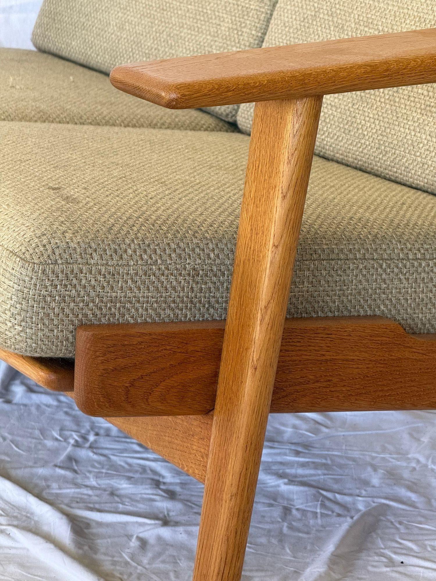 Sofá de 2 plazas Hans Wegner GE-290 en venta 2