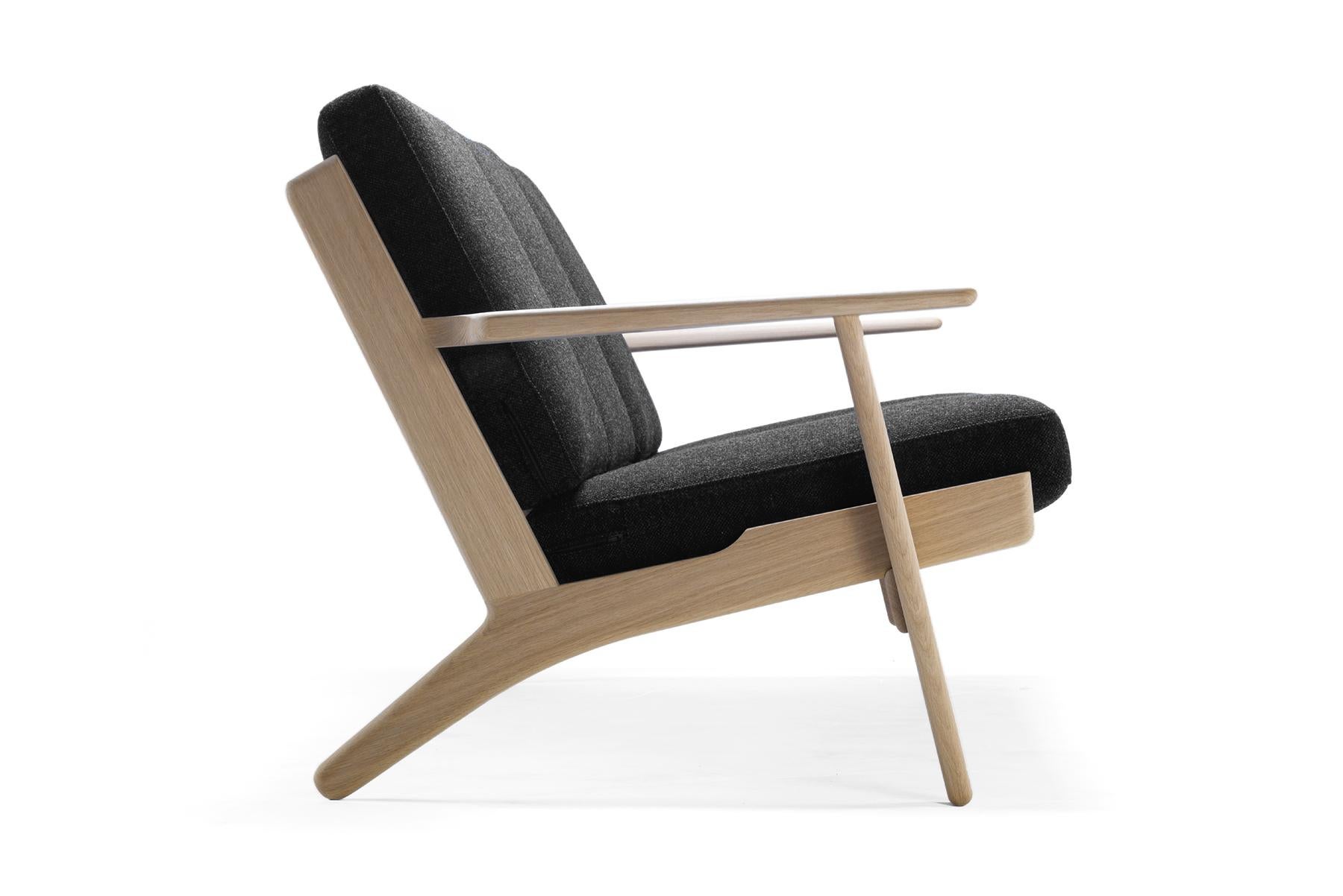 Danish Hans Wegner GE-290/3 Sofa, Lacquered Oak For Sale