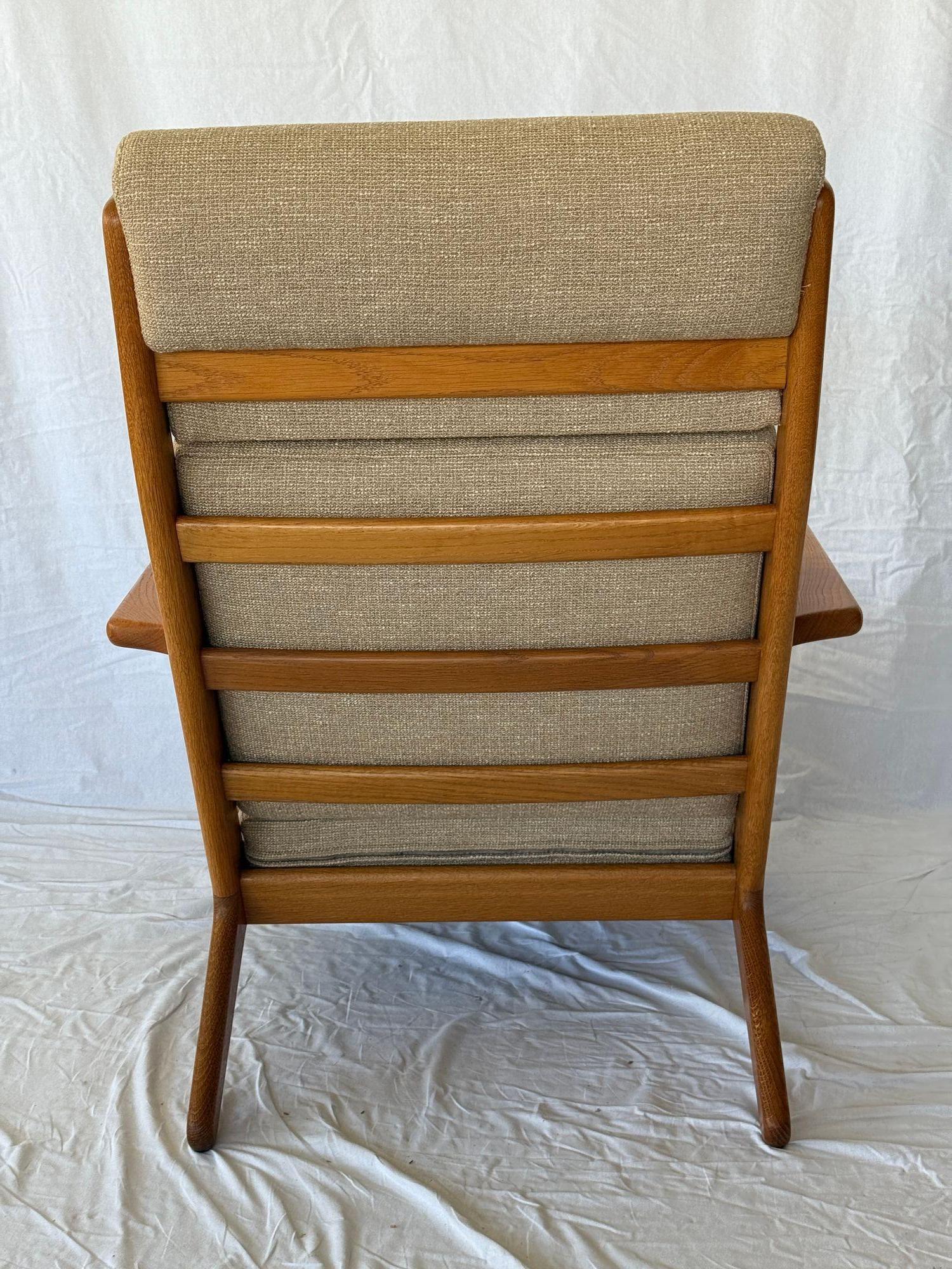 Tissu Hans Wegner GE 290 Chaise longue à dossier haut en vente