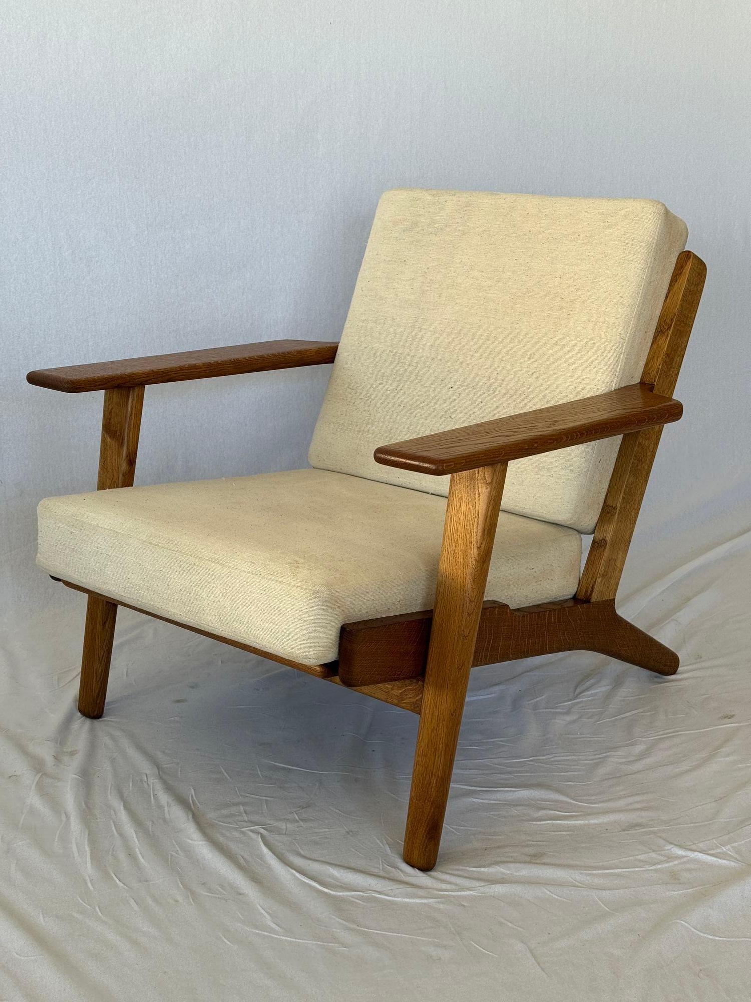 Scandinavian Modern Hans Wegner GE-290 Lounge Chair