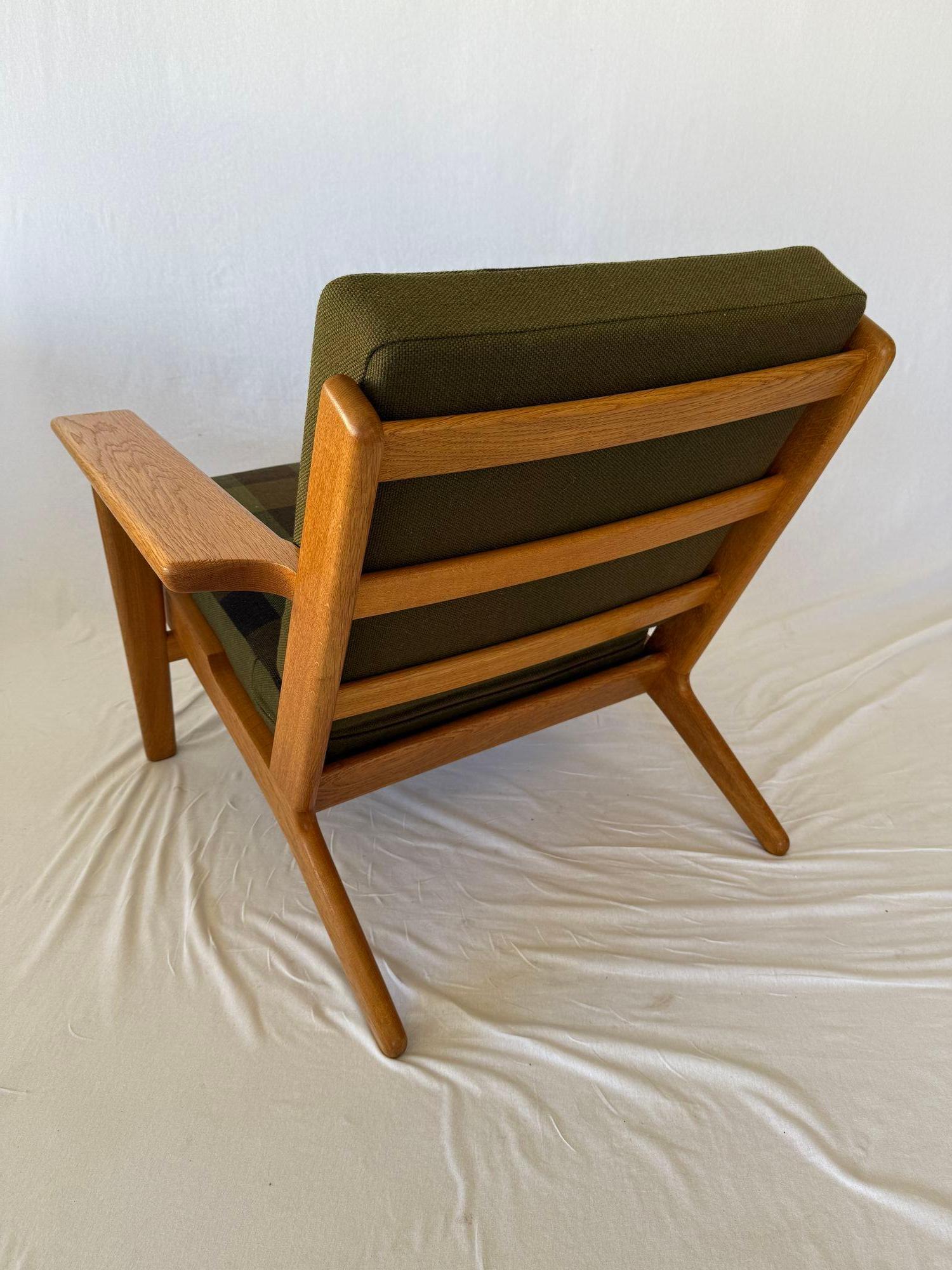 Fabric Hans Wegner GE-290 Lounge Chair