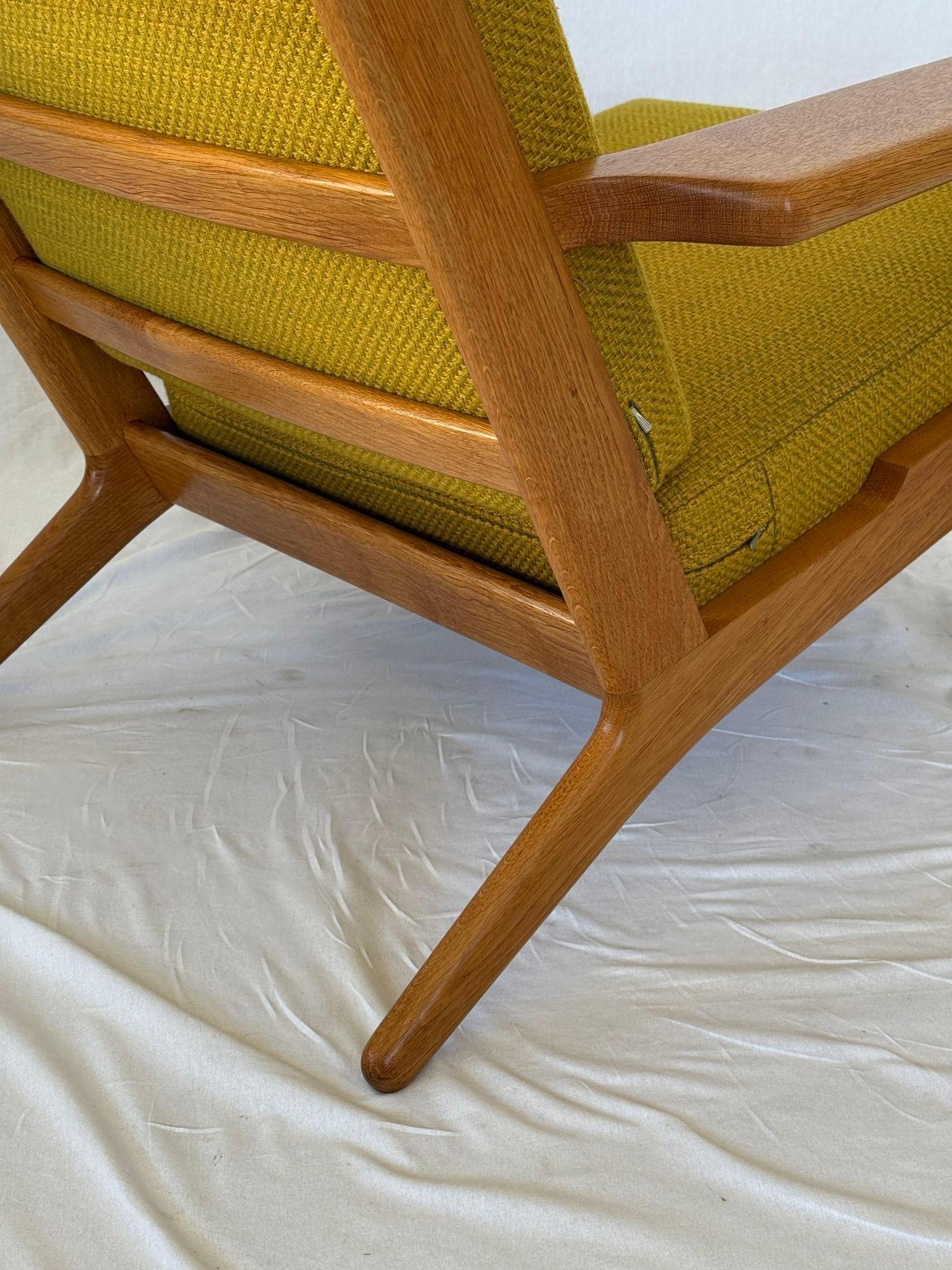 Fabric Hans Wegner GE-290 Lounge Chair