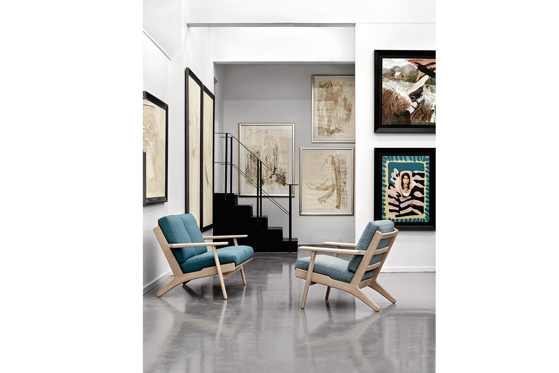 Mid-Century Modern Hans Wegner GE-290 Lounge Chair, Stained Oak For Sale