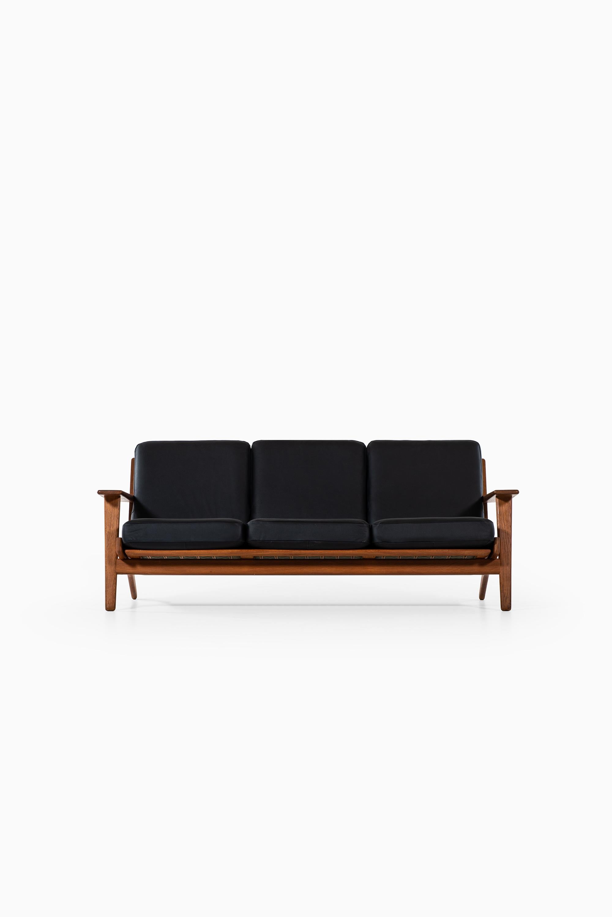 Sofa model GE-290 designed by Hans Wegner. Produced by GETAMA in Denmark. Matching easy chair and high backed easy chair is also available.
