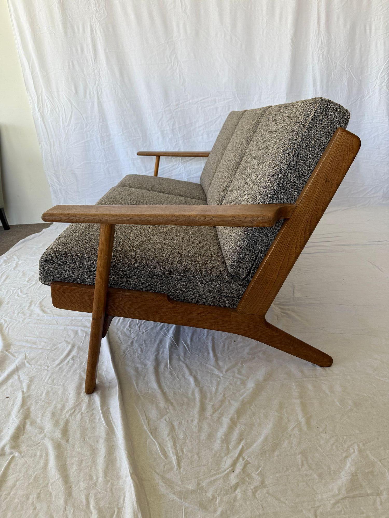 Scandinavian Modern Hans Wegner GE-290 Sofa For Sale