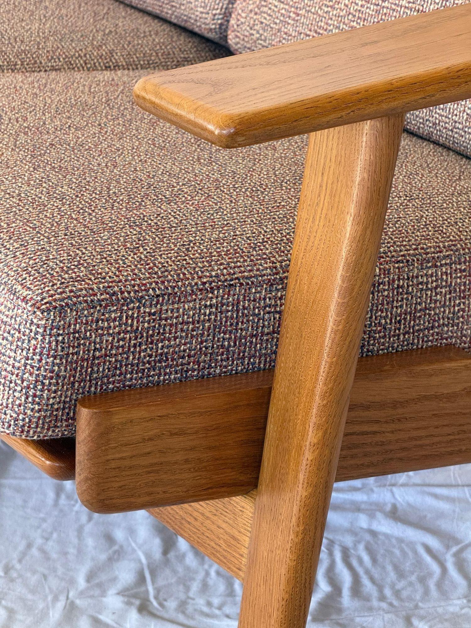 Hans Wegner GE-290 Sofa In Excellent Condition For Sale In Los Angeles, CA