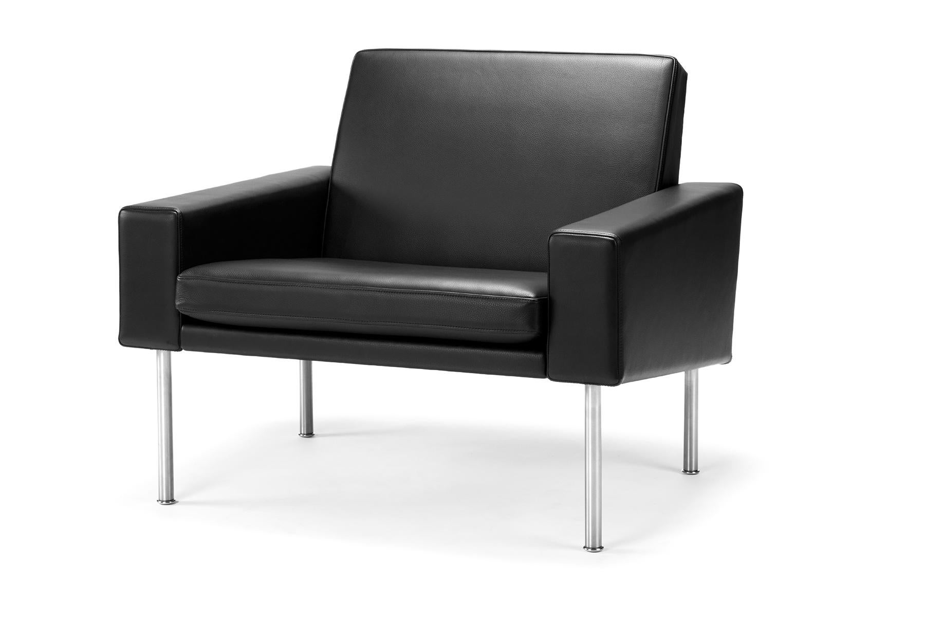 Mid-Century Modern Hans Wegner GE-34 Lounge Chair, Oak For Sale