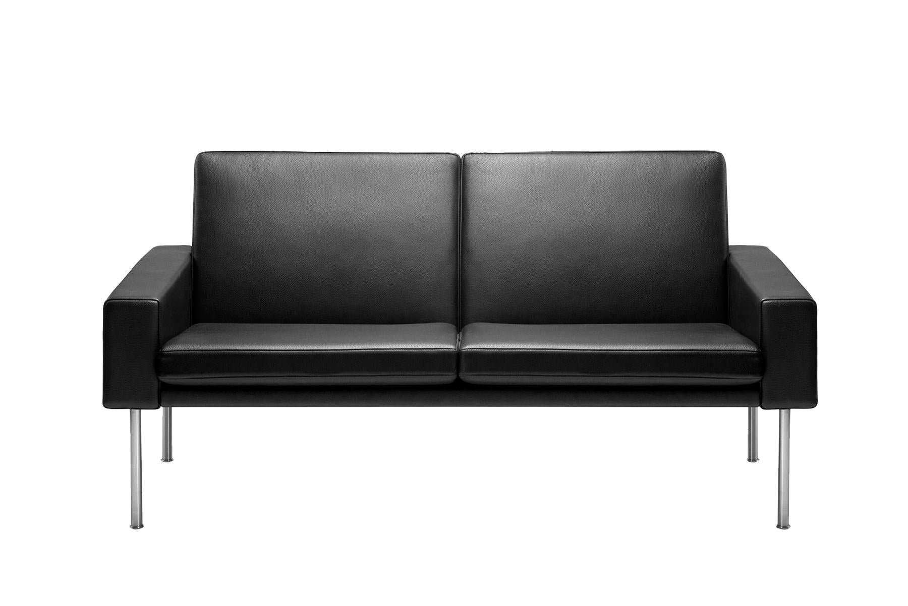 Danish Hans Wegner GE-34 Loveseat, Lacquered Oak For Sale