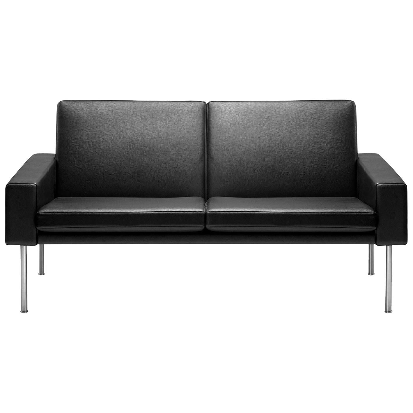 Hans Wegner GE-34 Loveseat, Lacquered Oak