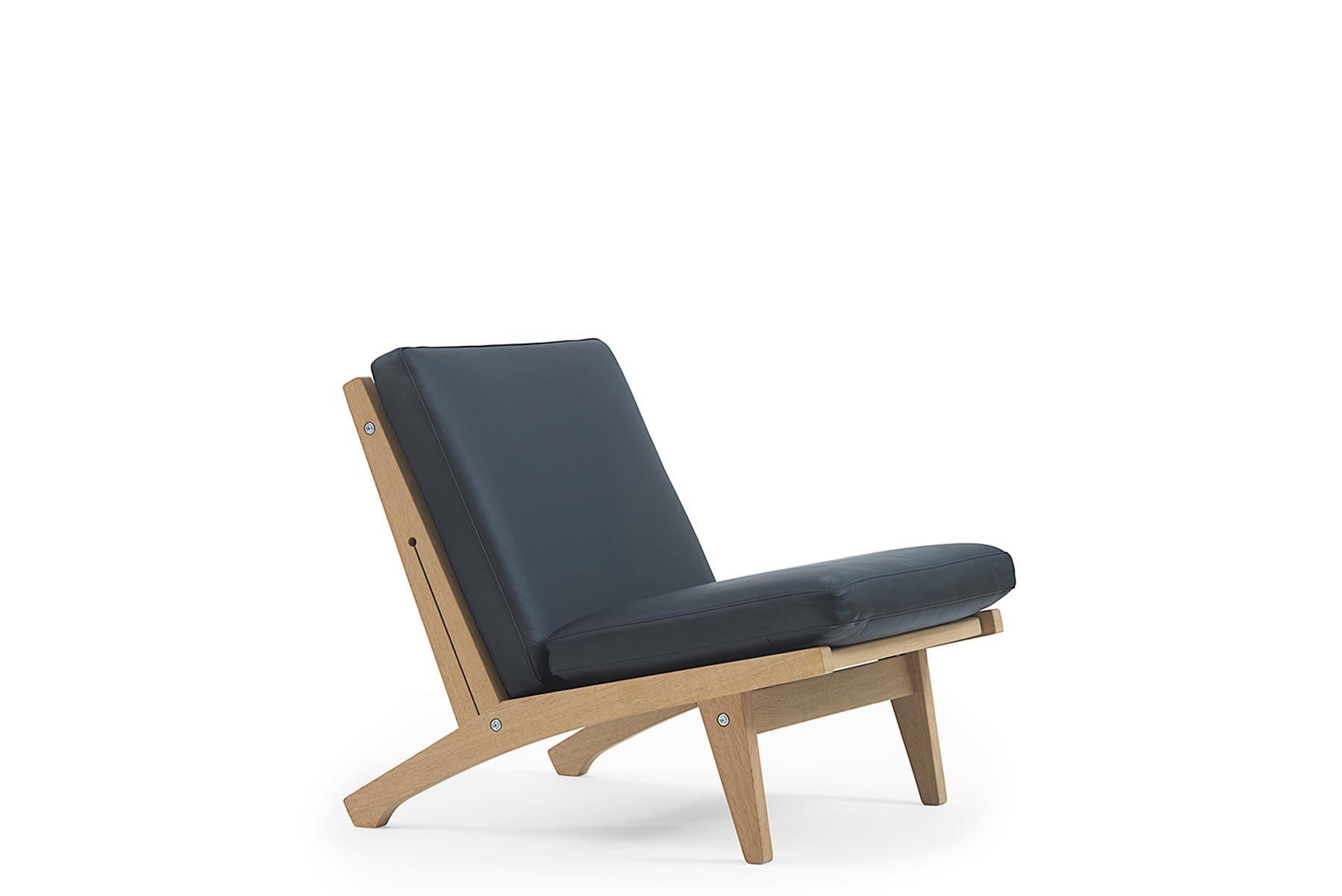 Mid-Century Modern Hans Wegner GE-370 Lounge Chair, Lacquered Oak For Sale