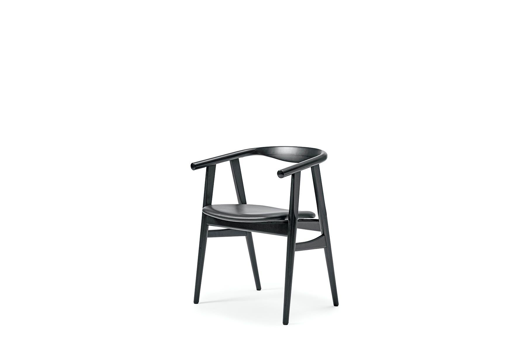 Hans Wegner GE-525 Dining Chair, Lacquered Beech For Sale 4
