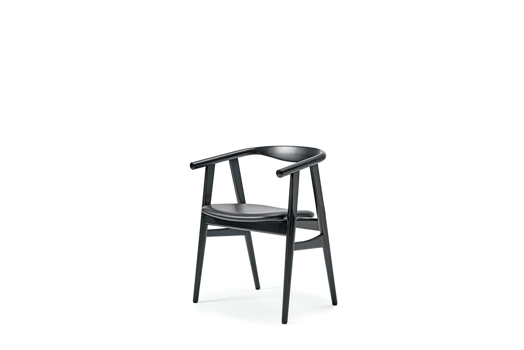 Sedia da pranzo Hans Wegner GE-525, Faggio laccato in vendita 4