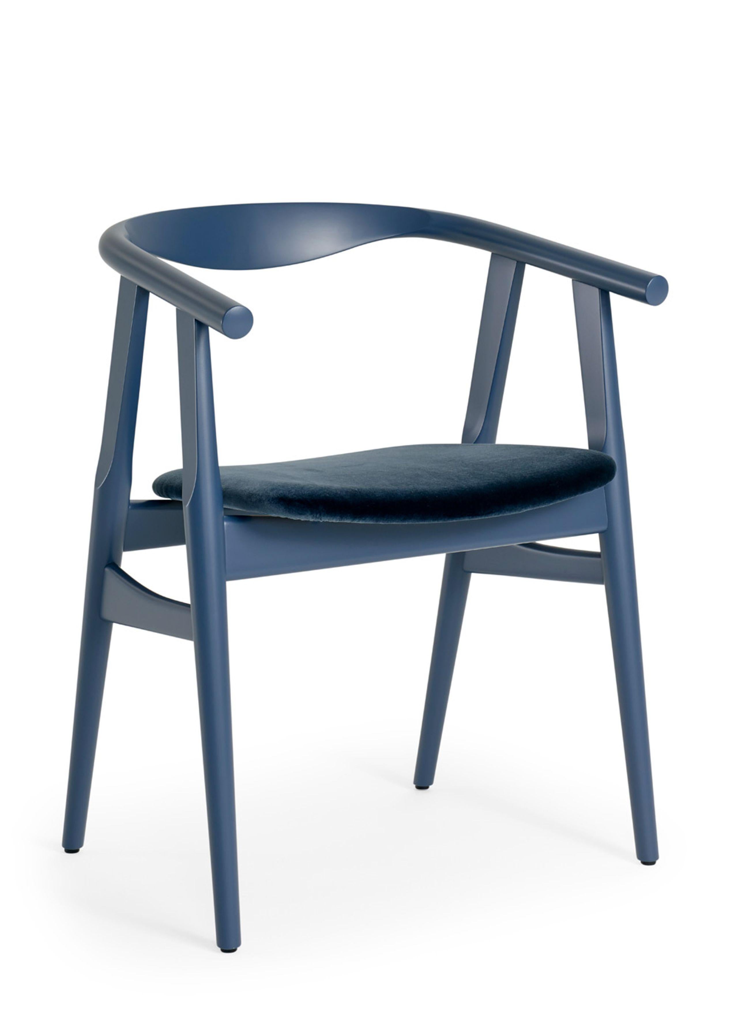 Mid-Century Modern Hans Wegner GE-525 Dining Chair, Stained Beech - Wegner Blue - Harald 3 #182 For Sale