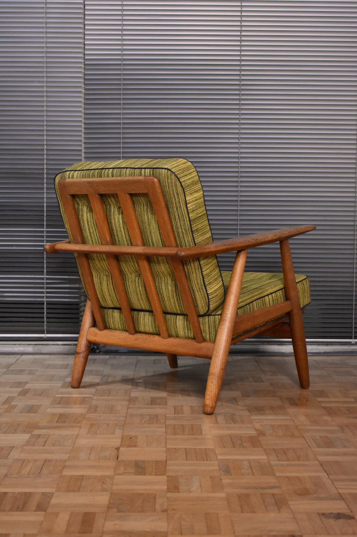 Hans Wegner GE240 Cigar Chair with Original Upholstery 3