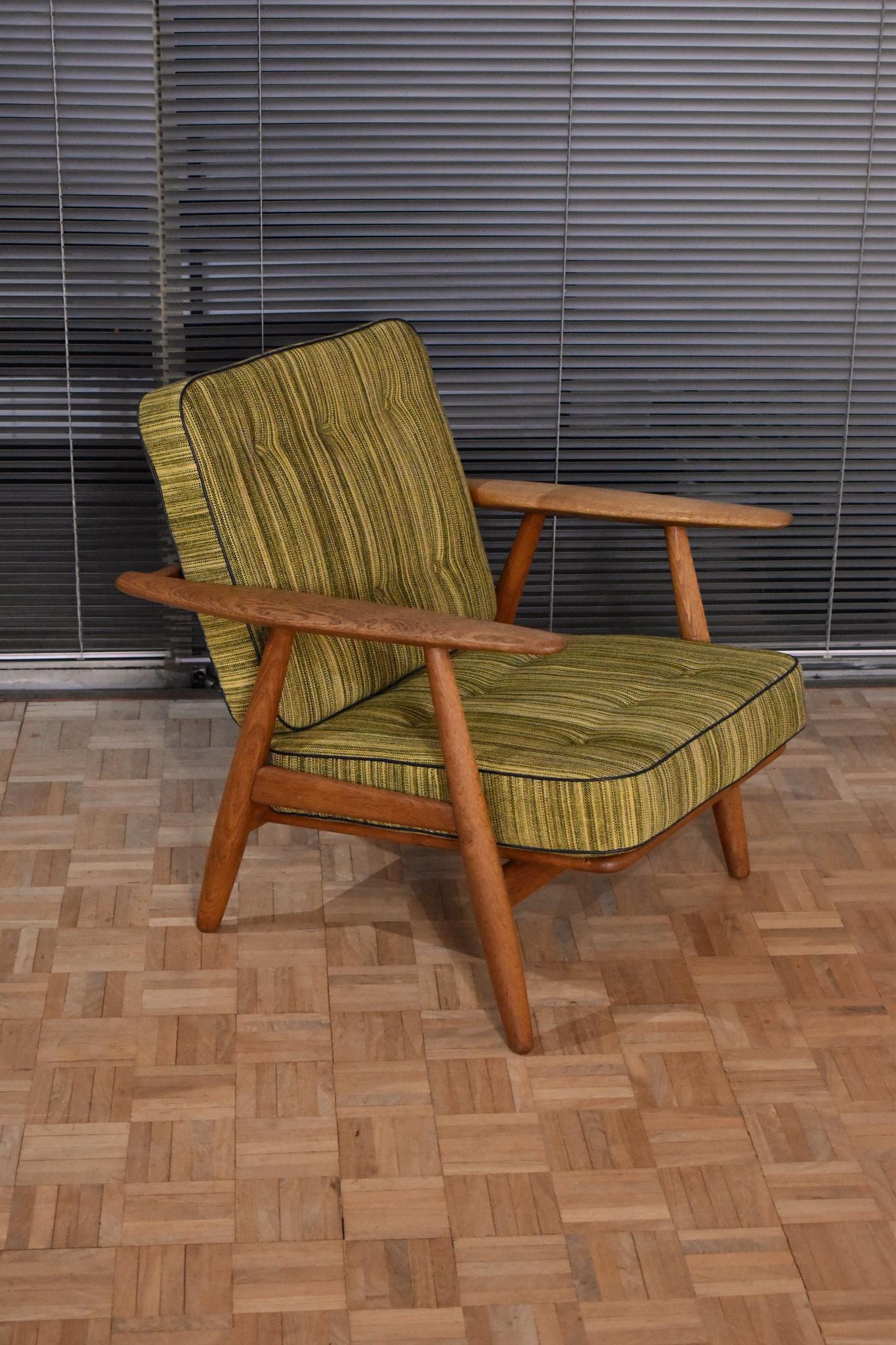 Hans Wegner GE240 Cigar Chair with Original Upholstery 1