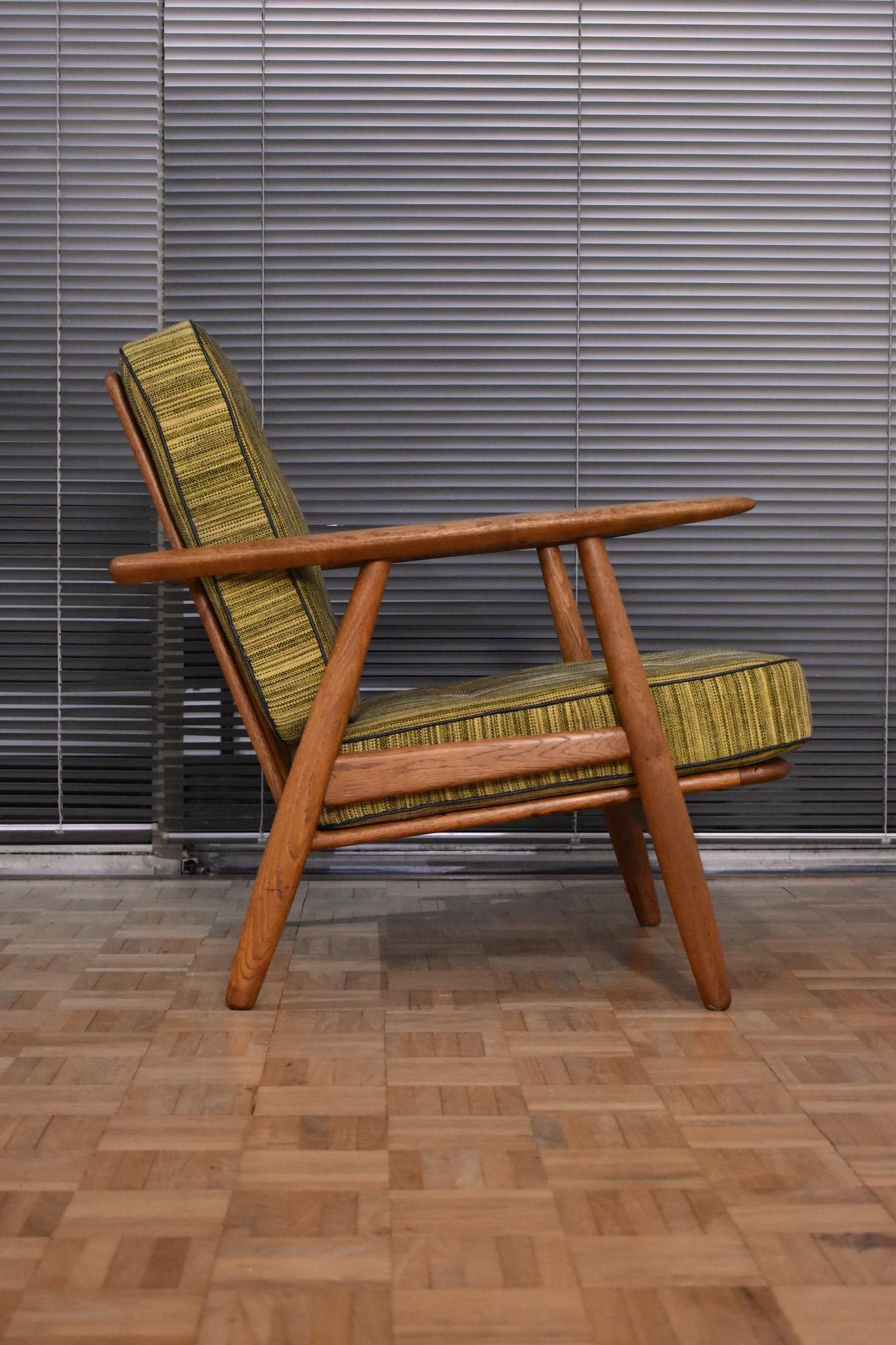 Hans Wegner GE240 Cigar Chair with Original Upholstery 2