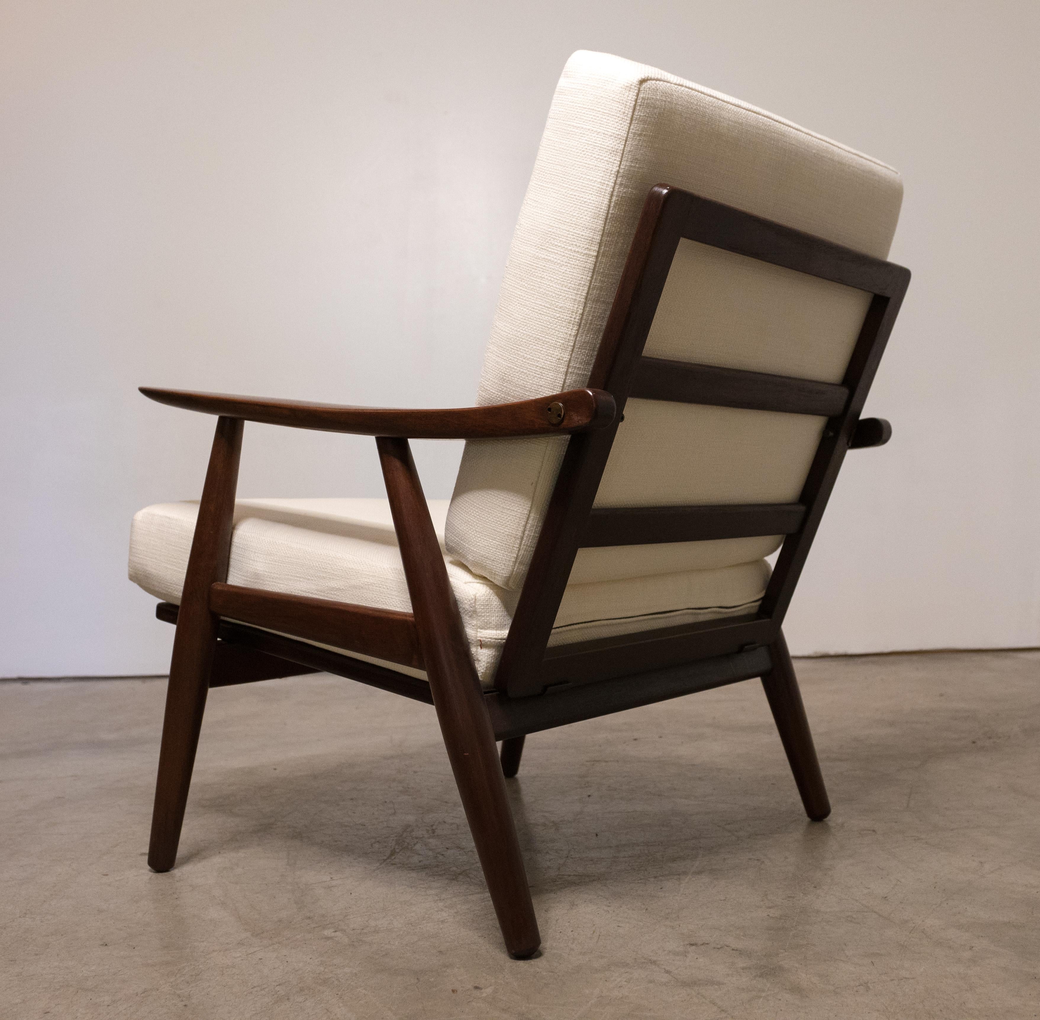 Hans Wegner GE270 Armchair In Excellent Condition In St. Louis, MO
