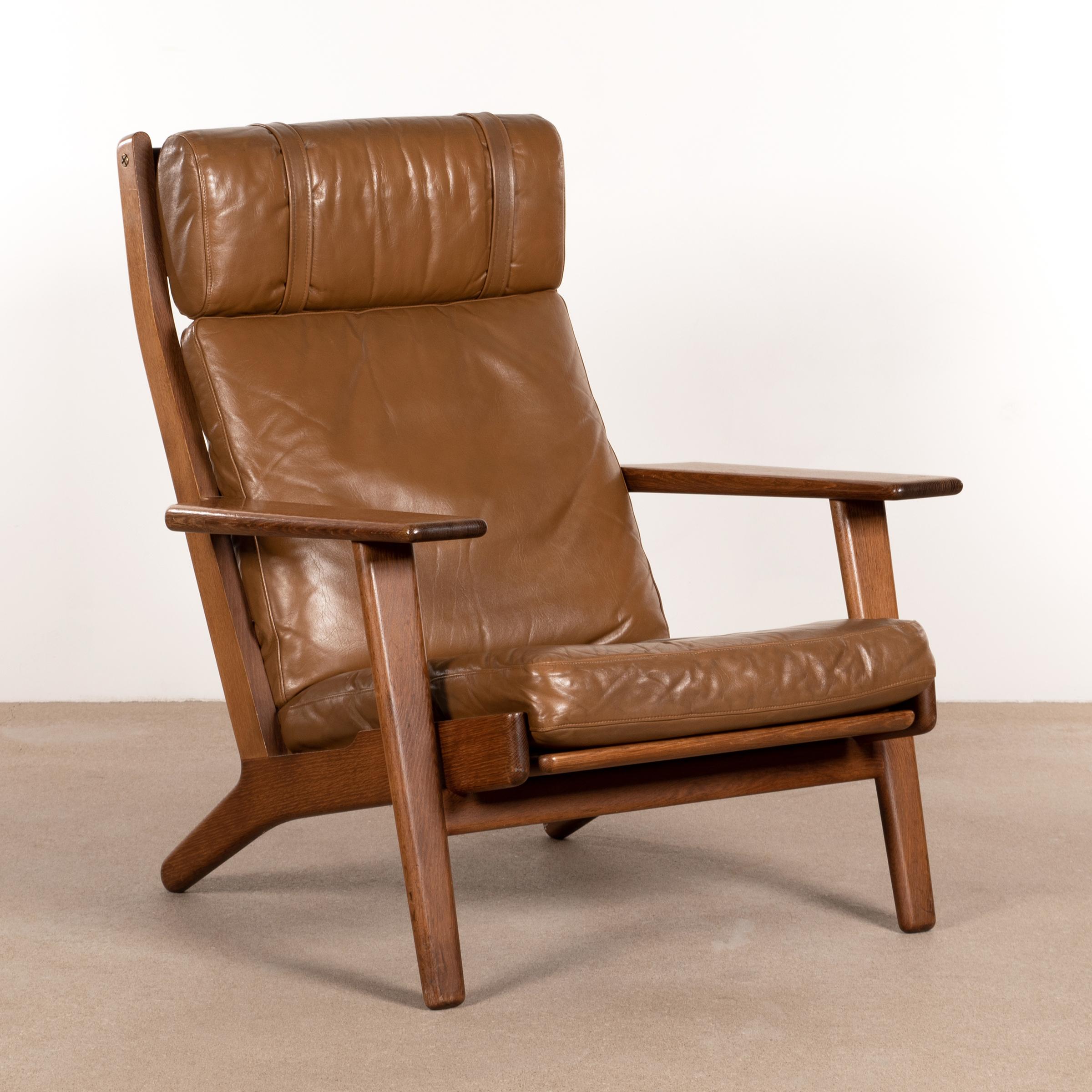 Hans Wegner GE290 High Back Lounge Chair in Brown Leather for GETAMA, Denmark In Good Condition In Amsterdam, NL