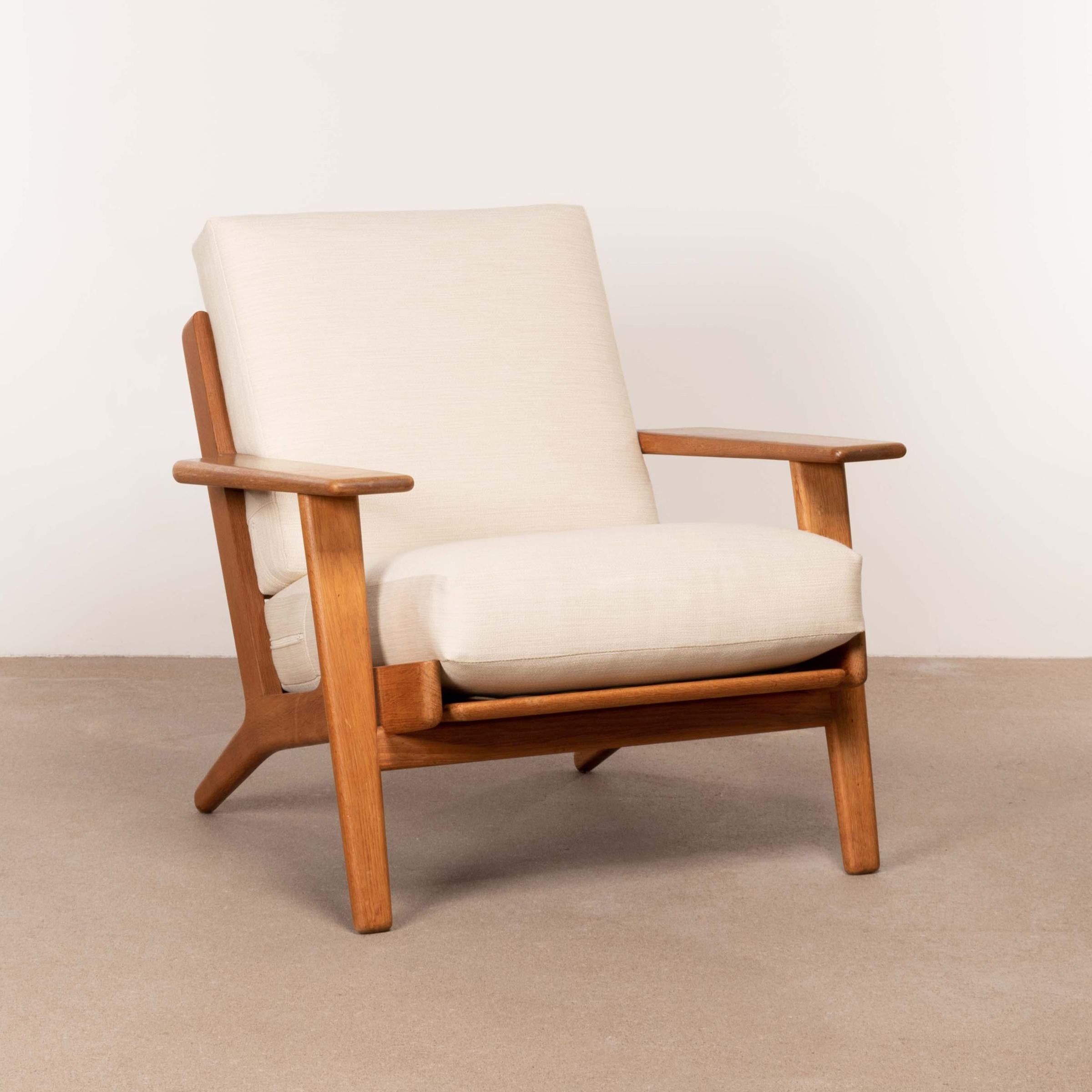 Hans Wegner GE290 Pair Easy Chairs in Light Beige Wool for GETAMA, Denmark 1