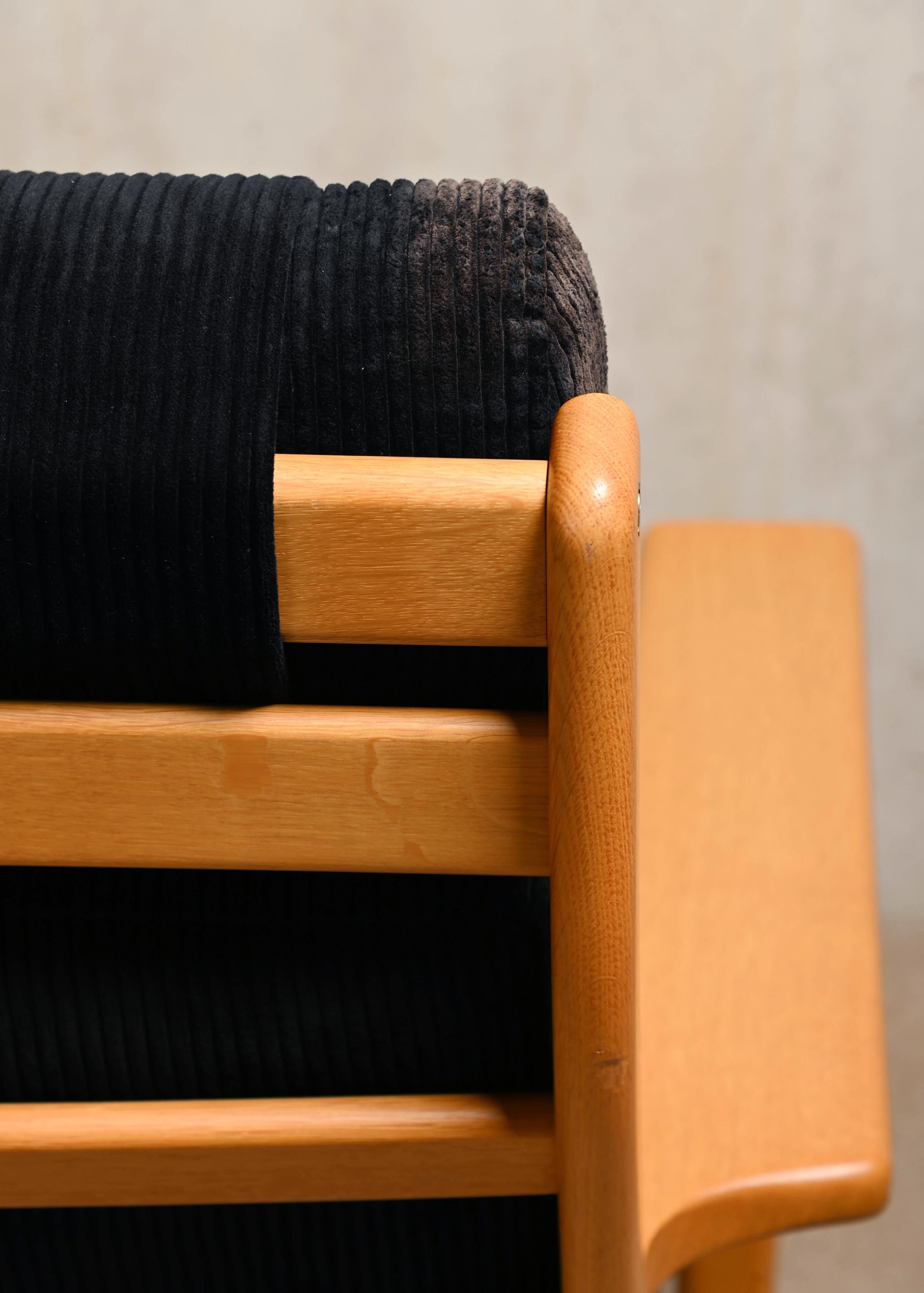 Hans Wegner GE290a Lounge Chair in Black Corduroy Fabric for GETAMA 11
