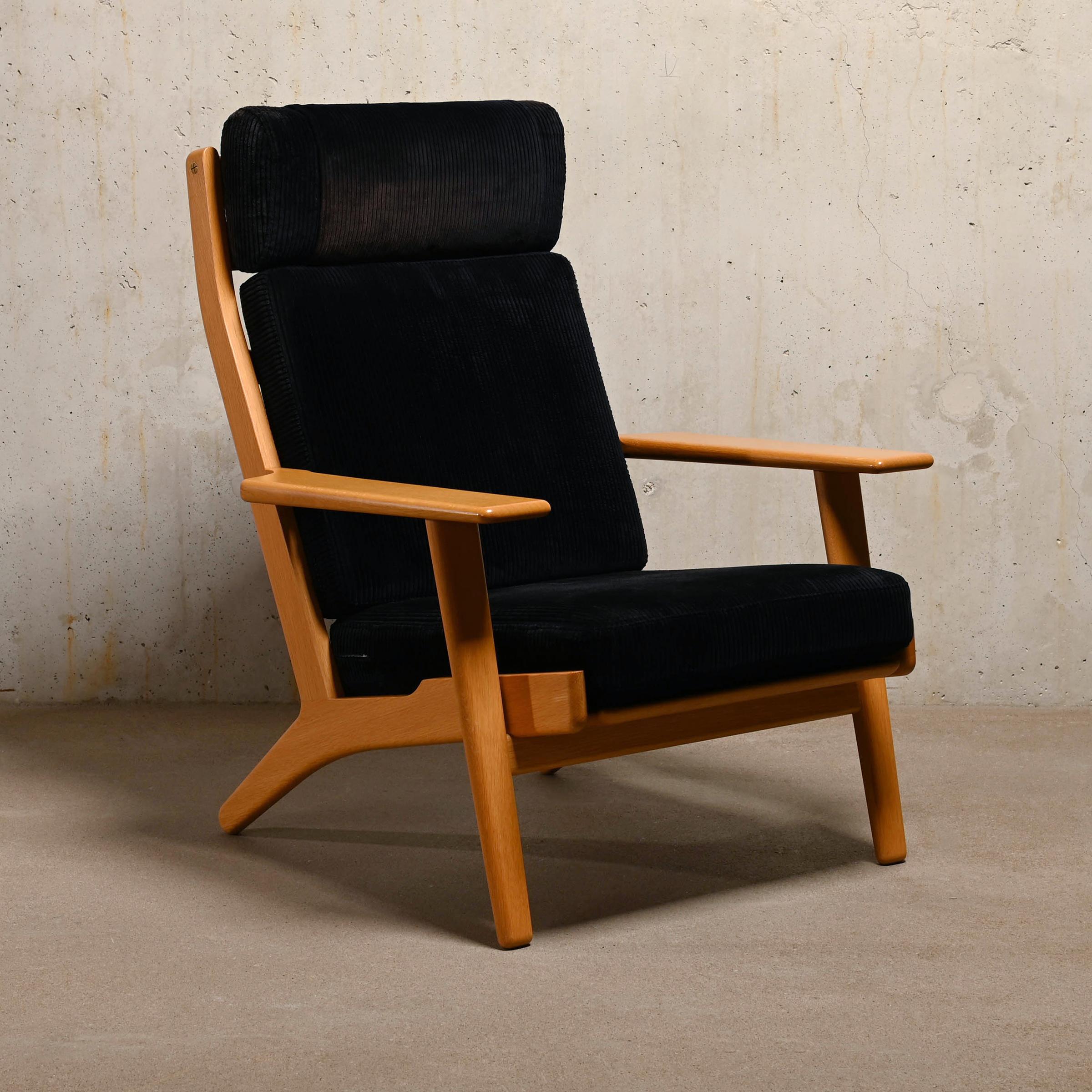 Scandinavian Modern Hans Wegner GE290a Lounge Chair in Black Corduroy Fabric for GETAMA