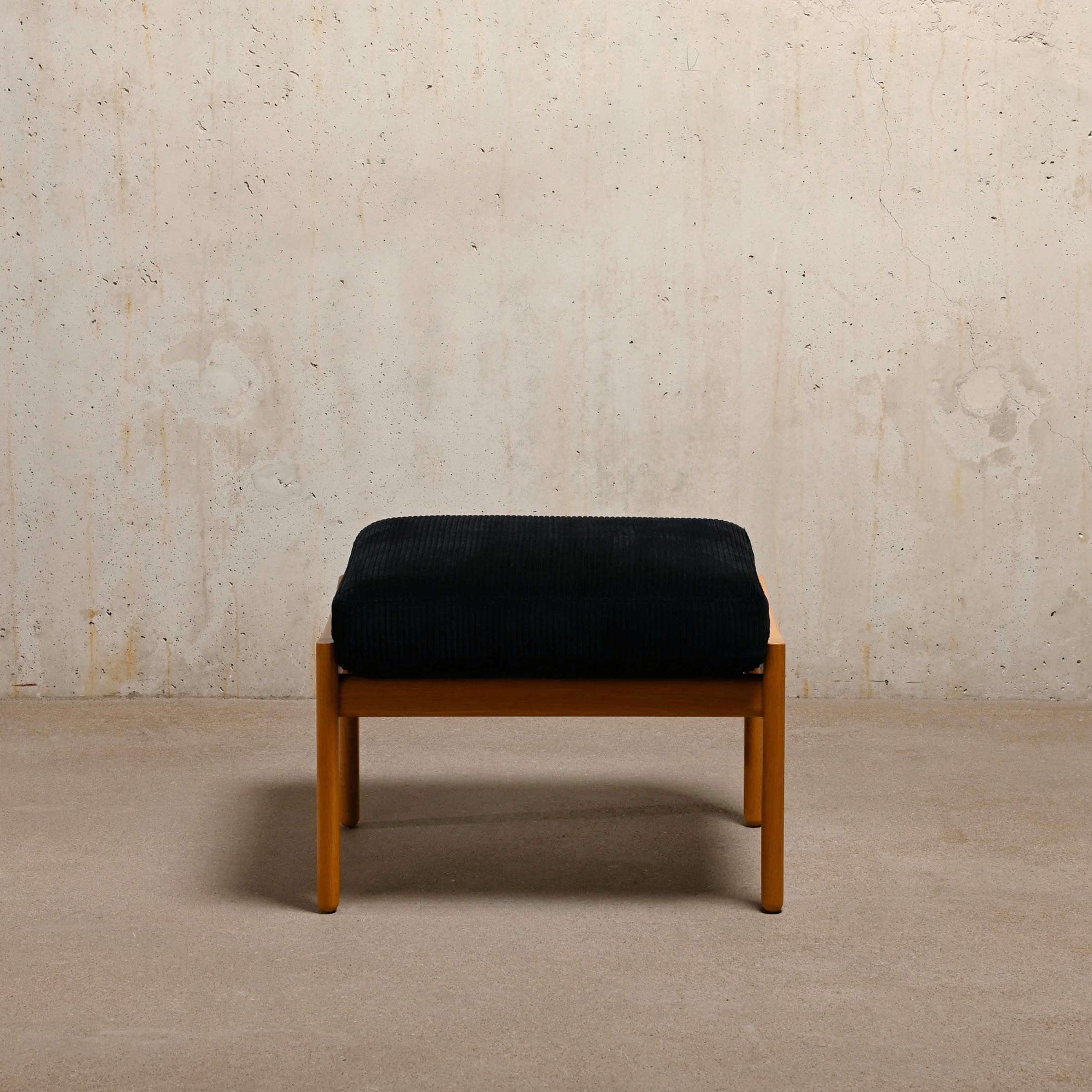 Hans Wegner GE290a Lounge Chair in Black Corduroy Fabric for GETAMA 2