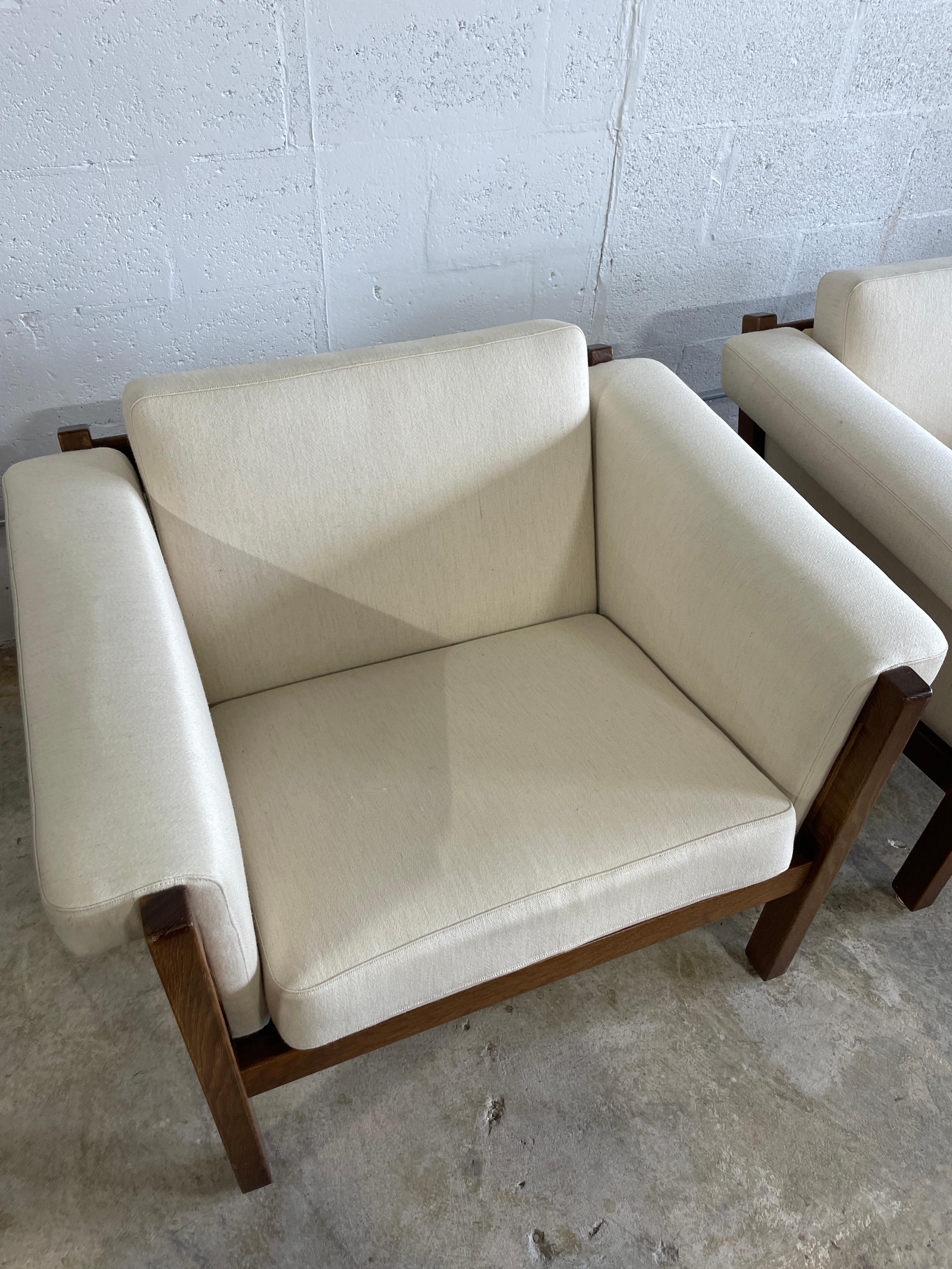 Hans Wegner Ge40 Getama Danish Modern of Lounge Chairs - a Pair For Sale 4