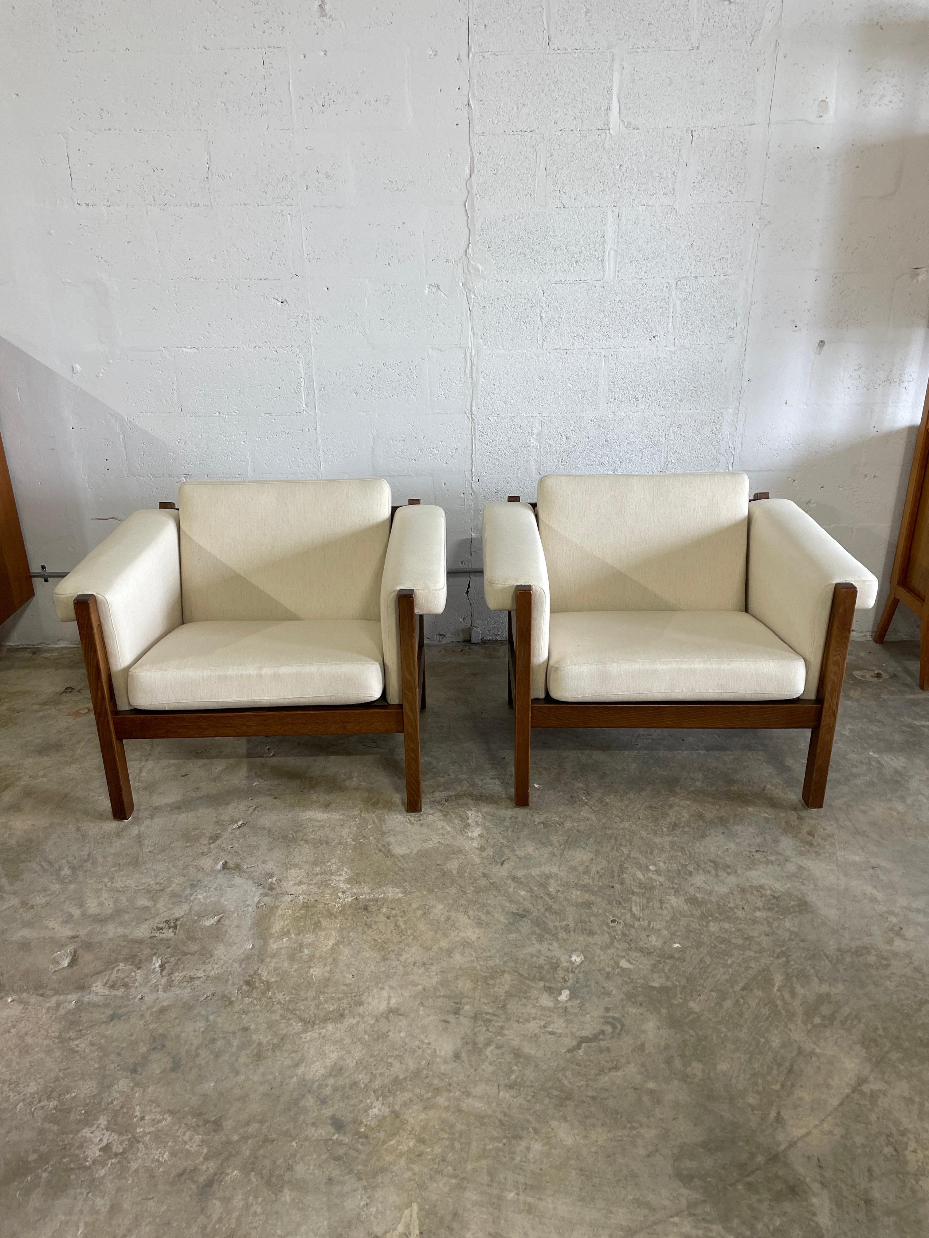 Hans Wegner Ge40 Getama Danish Modern of Lounge Chairs - a Pair For Sale 8