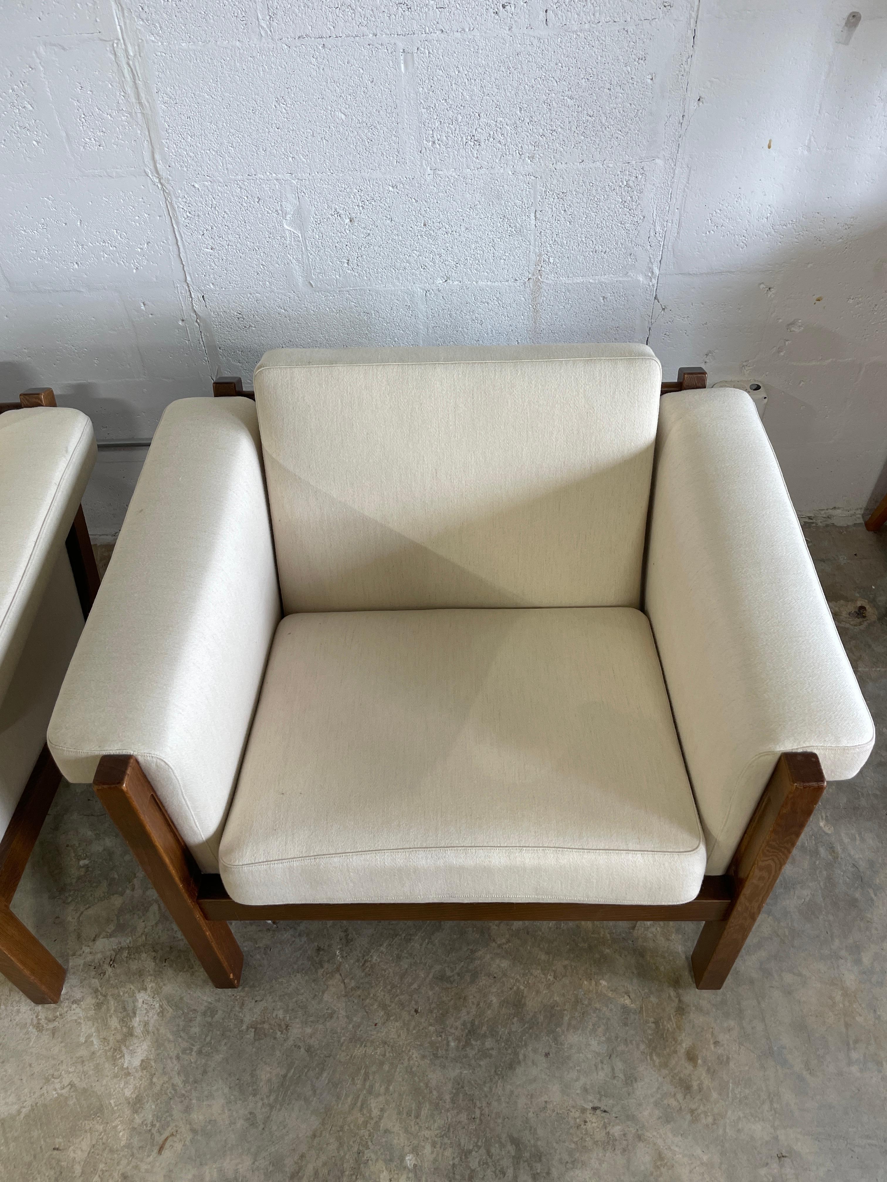 Hans Wegner Ge40 Getama Danish Modern of Lounge Chairs - a Pair For Sale 3