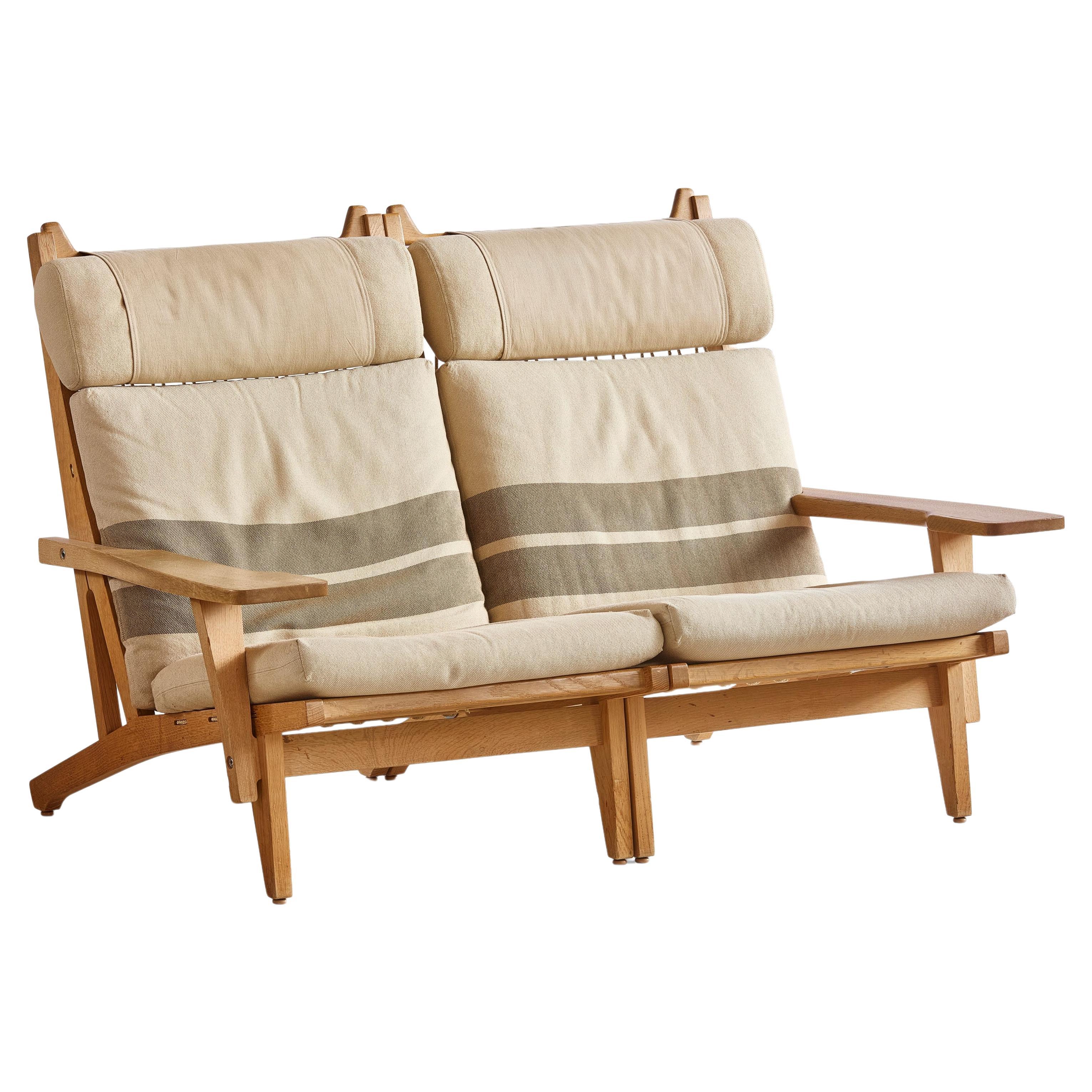 Hans Wegner Getama 375 Convertible Settee in Solid Oak