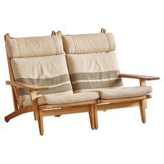 Hans Wegner Getama 375 Convertible Settee in Solid Oak 