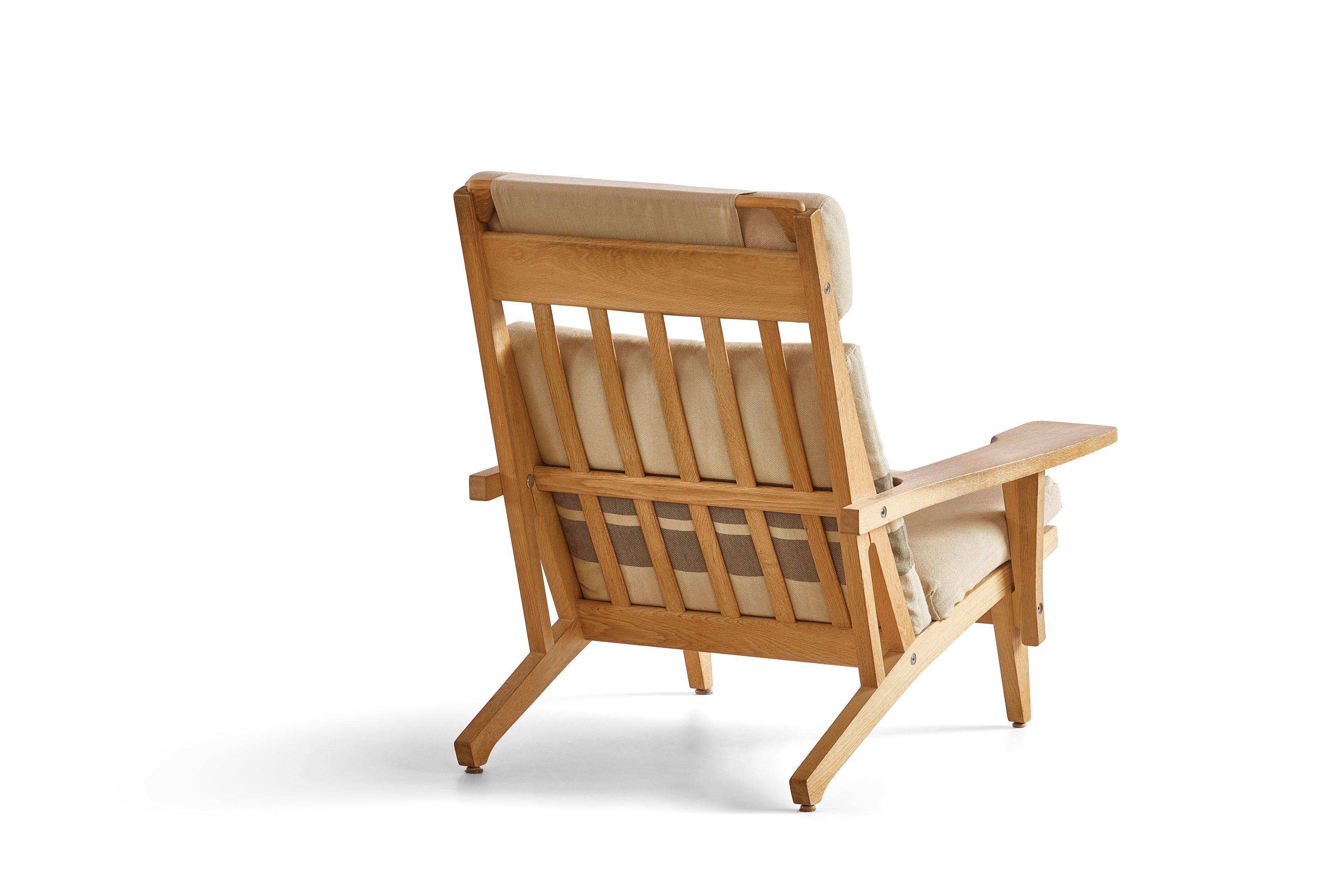 Hans Wegner Getama 375 Butaca con otomana de roble macizo y lana Lana en venta