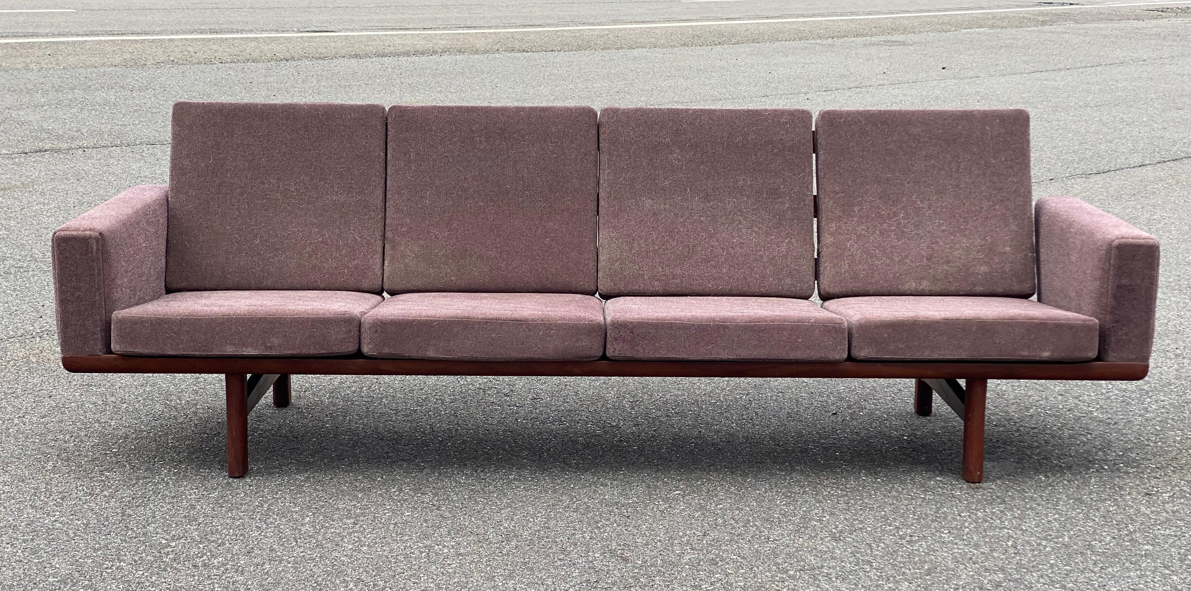 Hans Wegner Getama GE-236 Viersitzer-Sofa aus Teakholz (Skandinavische Moderne) im Angebot