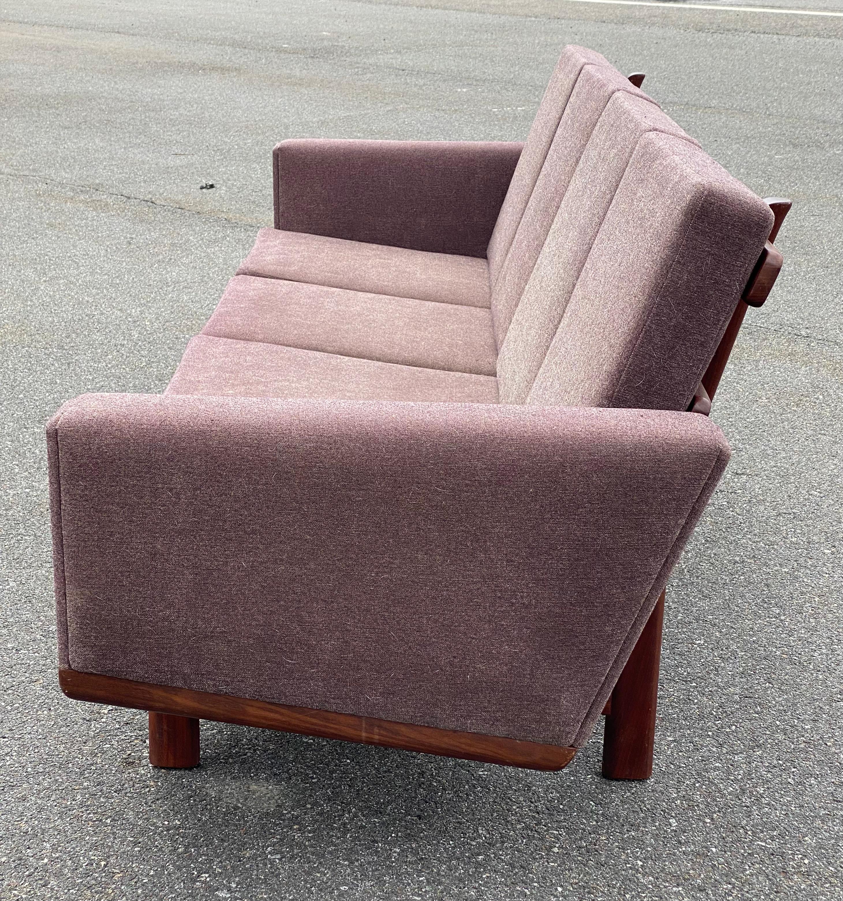Hans Wegner Getama GE-236 Viersitzer-Sofa aus Teakholz (20. Jahrhundert) im Angebot