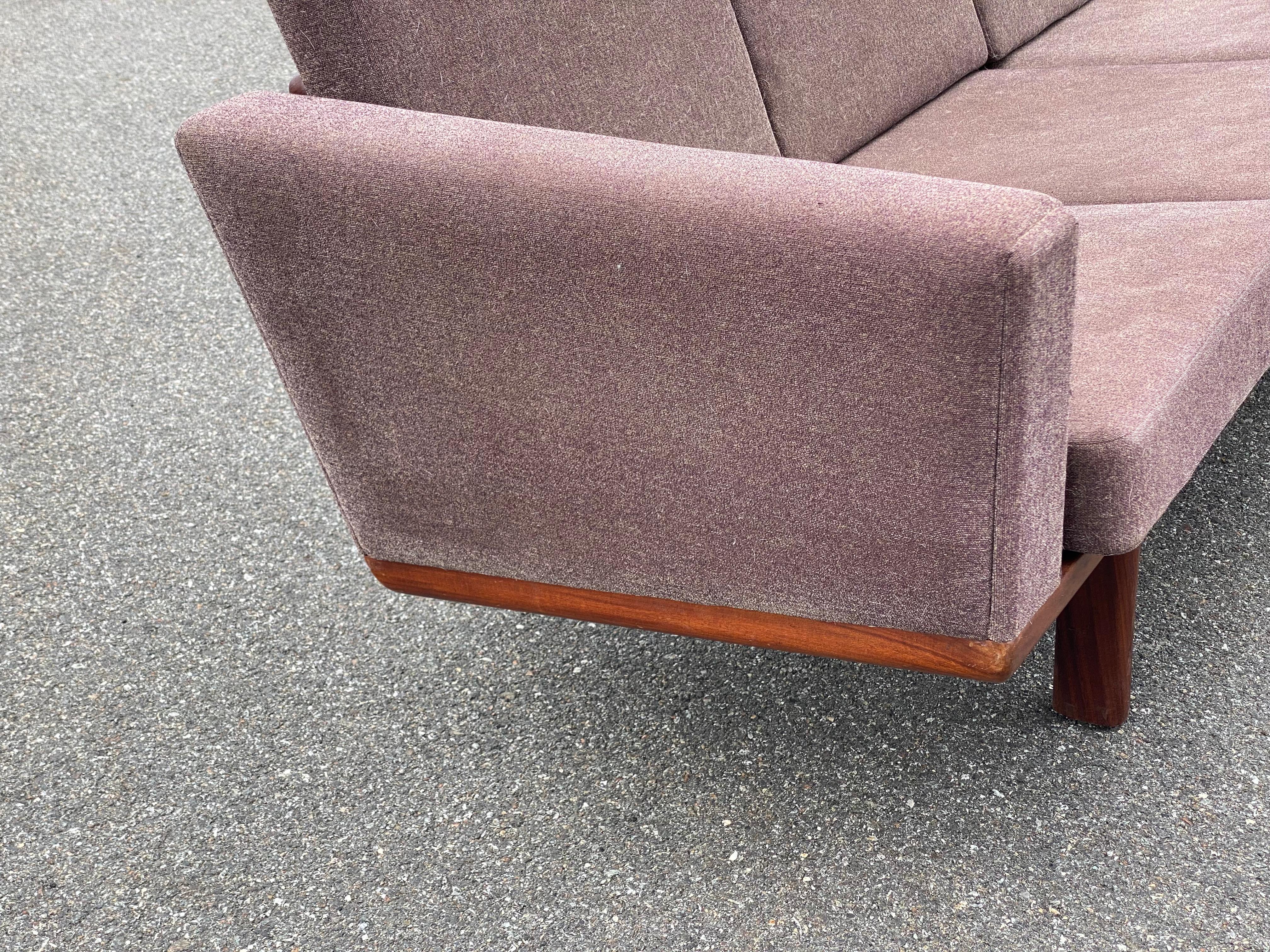 Hans Wegner Getama GE-236 Viersitzer-Sofa aus Teakholz im Angebot 1