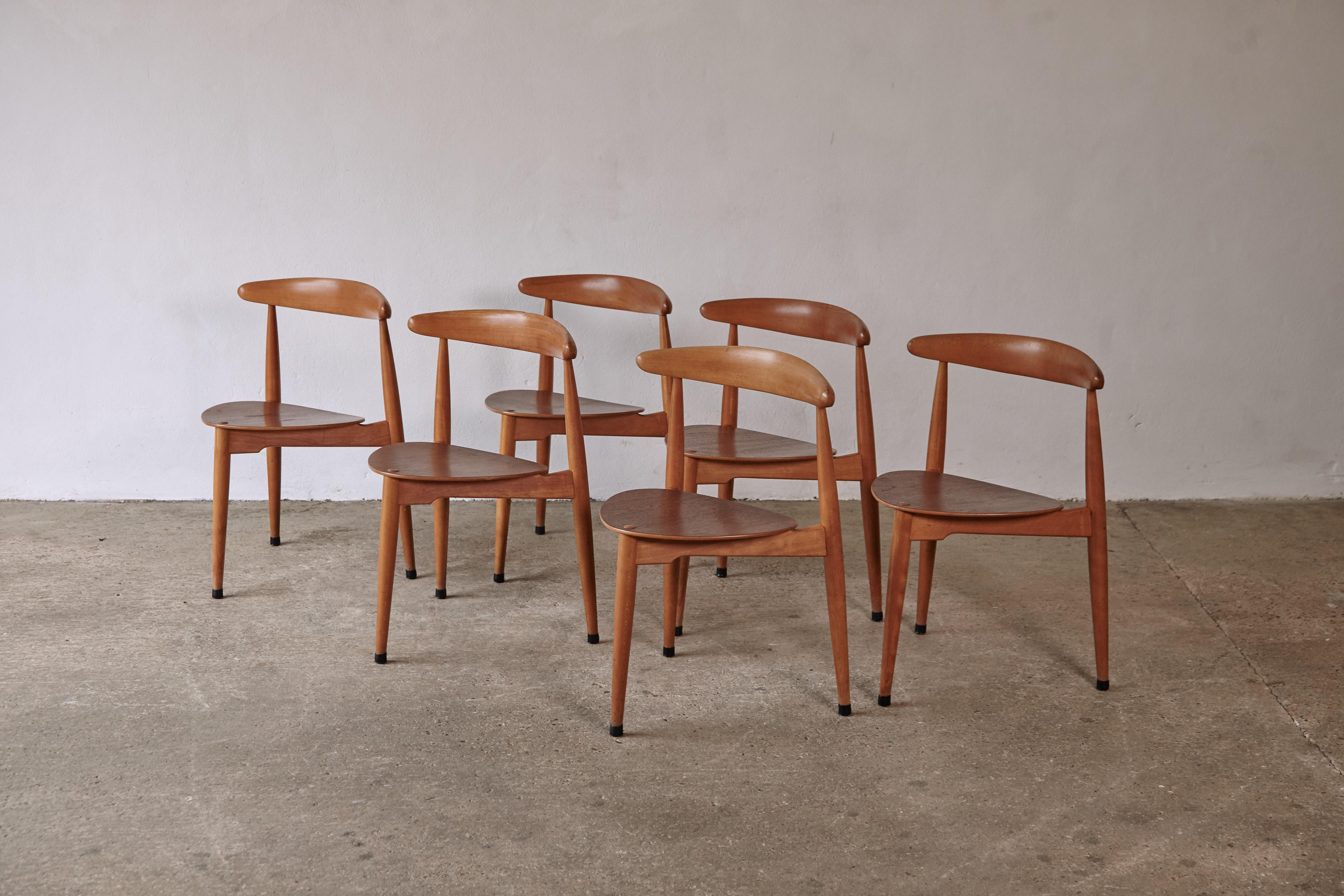 Mid-Century Modern Hans Wegner Heart Dining Chairs and Table, Fritz Hansen, Denmark, 1950s