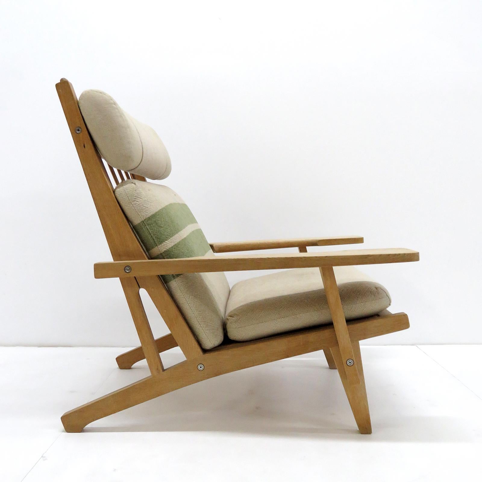Hans Wegner High Back Lounge Chair, Model GE-375, 1970 In Good Condition In Los Angeles, CA
