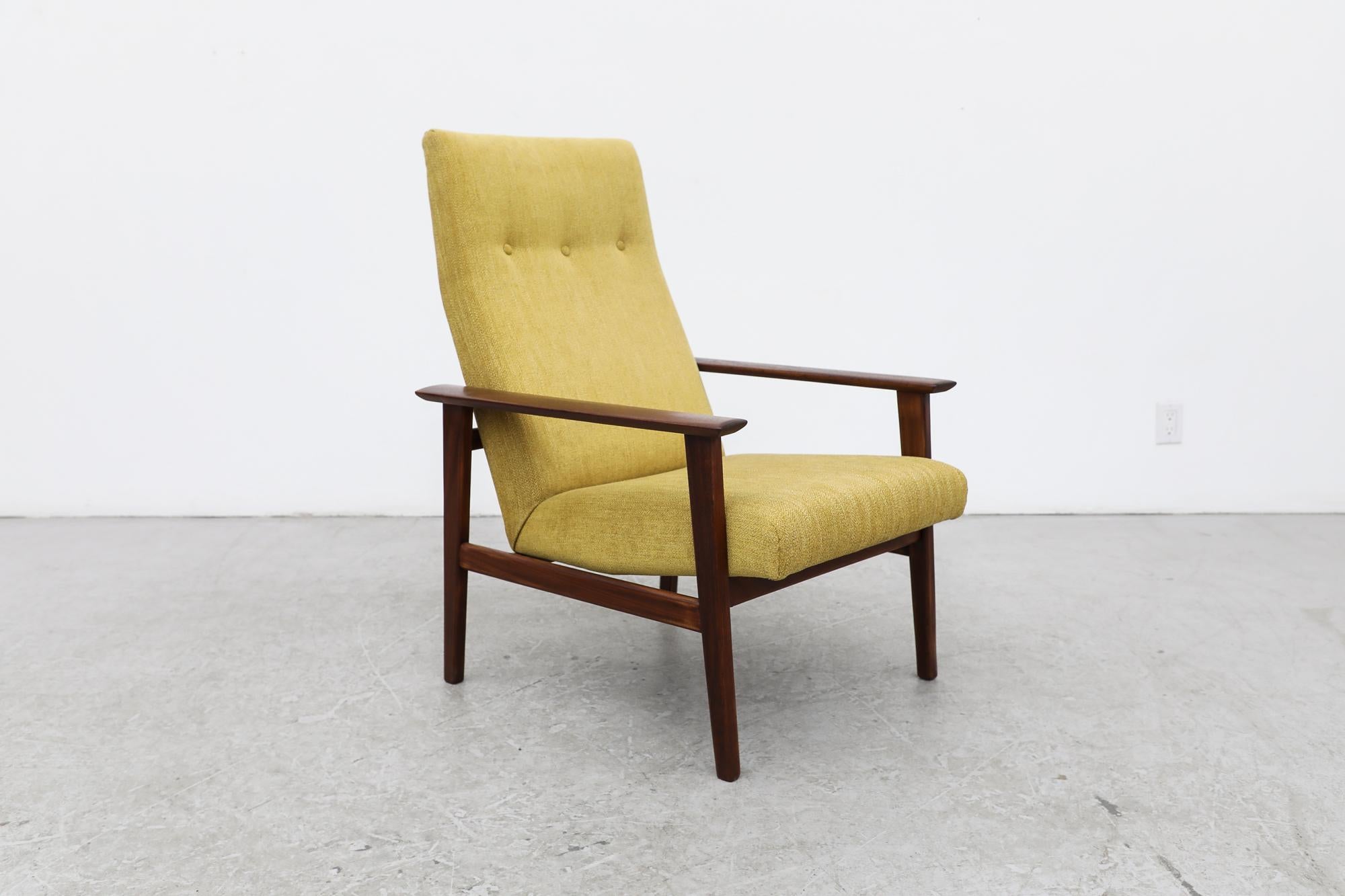 Teck Belle chaise longue d'inspiration Hans Wegner en teck du milieu du siècle dernier en tissu safran en vente