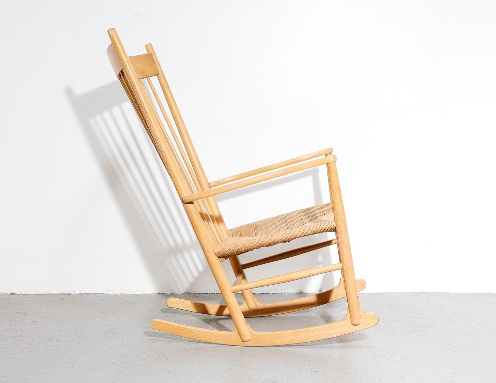 Hans Wegner 'J16' Rocker for Fredericia In Good Condition In Brooklyn, NY