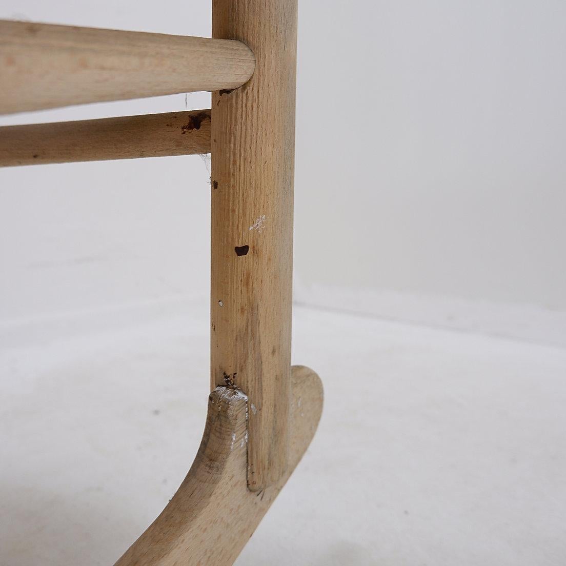 Sedia a dondolo Hans Wegner J16 di Kvist Mobler A/S, Danimarca 1970 in vendita 3