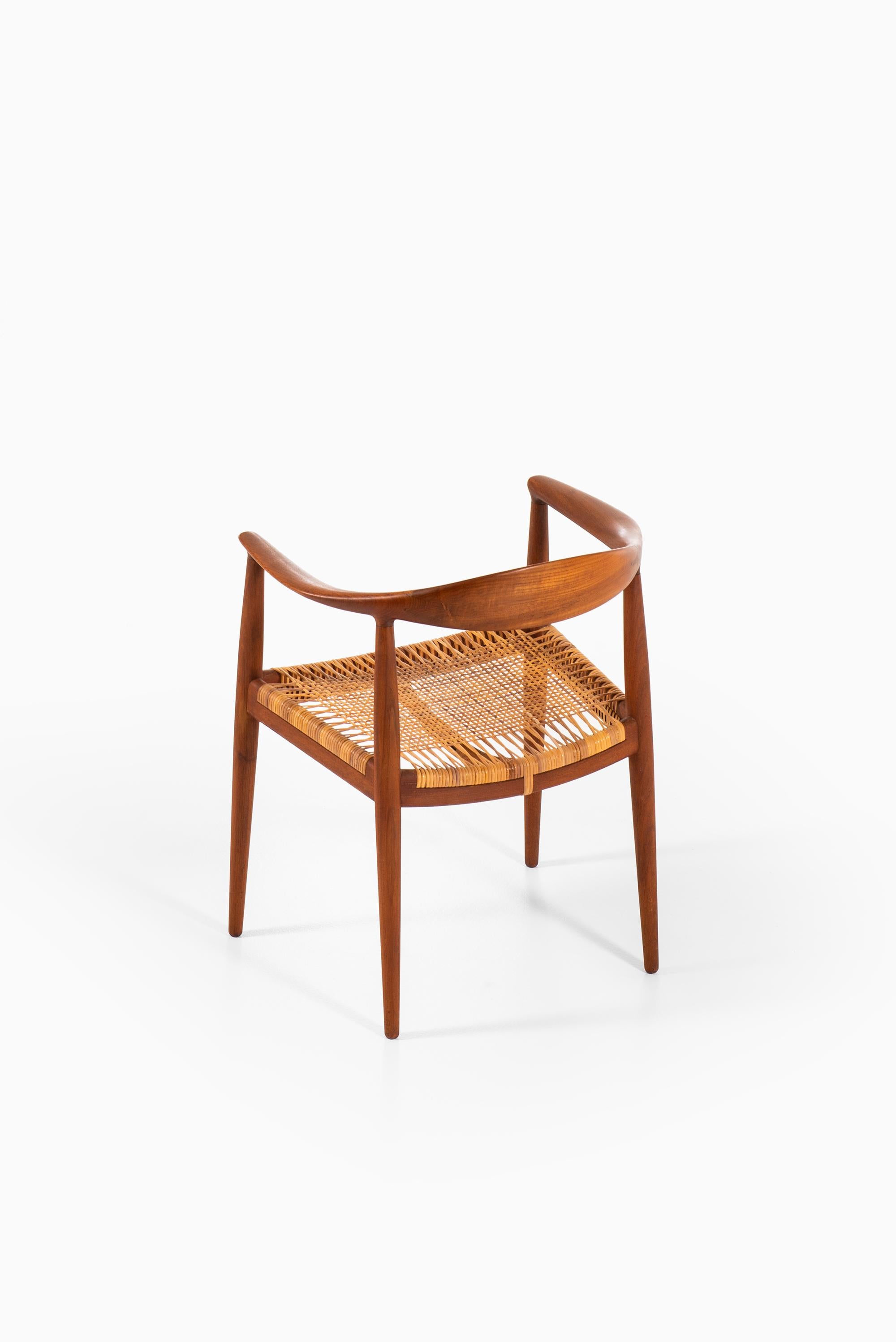 Hans Wegner JH-501, the Chair Produced by Johannes Hansen in Denmark 2