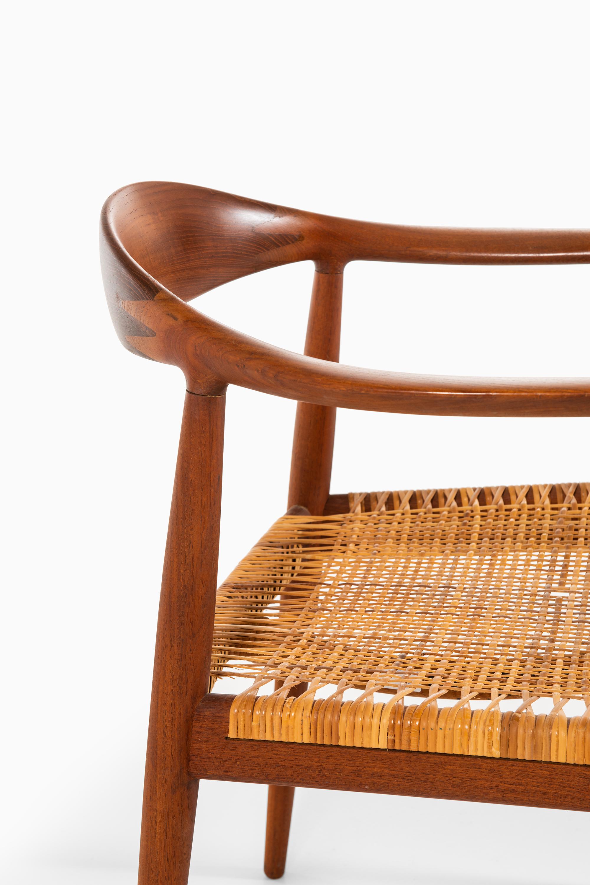 Mid-20th Century Hans Wegner JH-501, the Chair Produced by Johannes Hansen in Denmark