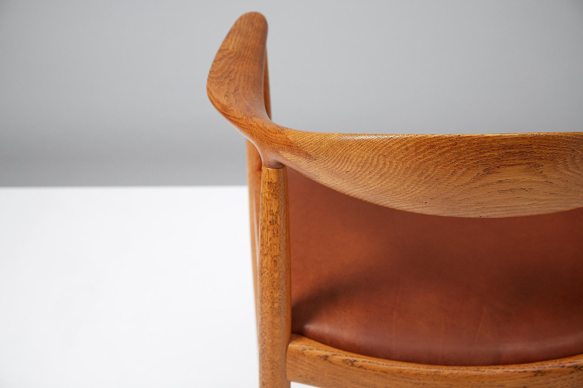 Hans Wegner JH-503 Chair, Oak In Excellent Condition In London, GB