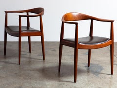 Hans Wegner JH-503 Runde Sessel aus Teakholz mit schokoladenfarbenen Ledersitzen, 1950er Jahre