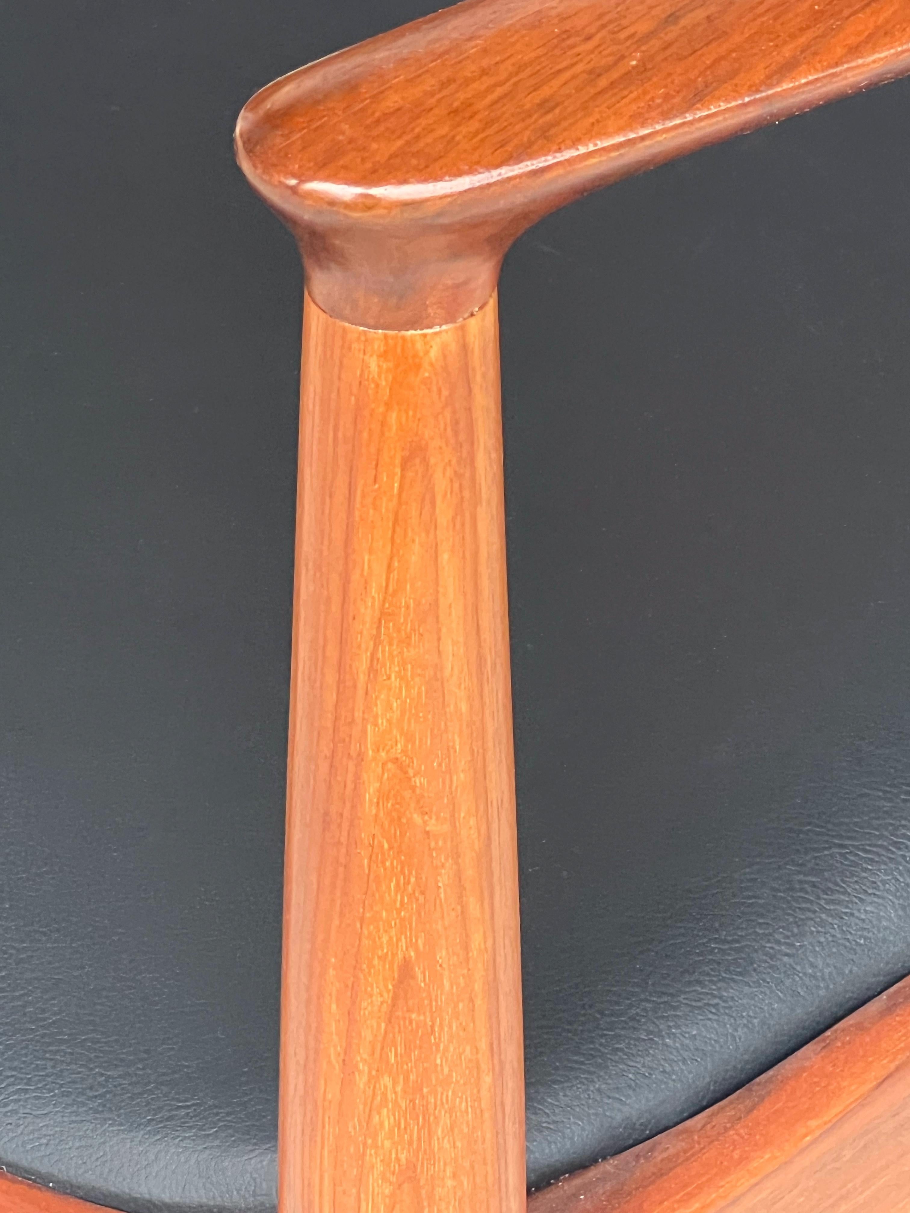 Silla Hans Wegner JH 503 Nogal de Johannes Hansen en venta 1