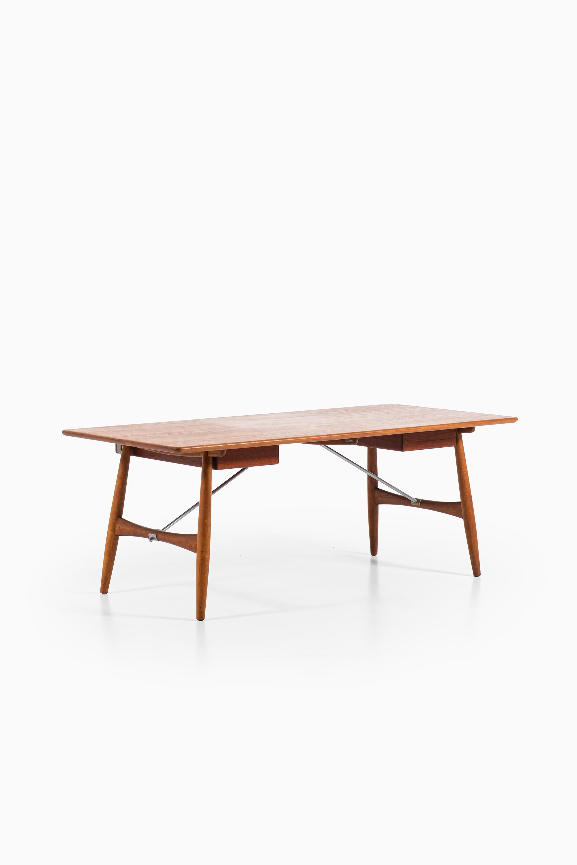 Hans Wegner JH-571 Desk Produced by Johannes Hansen in Denmark 1