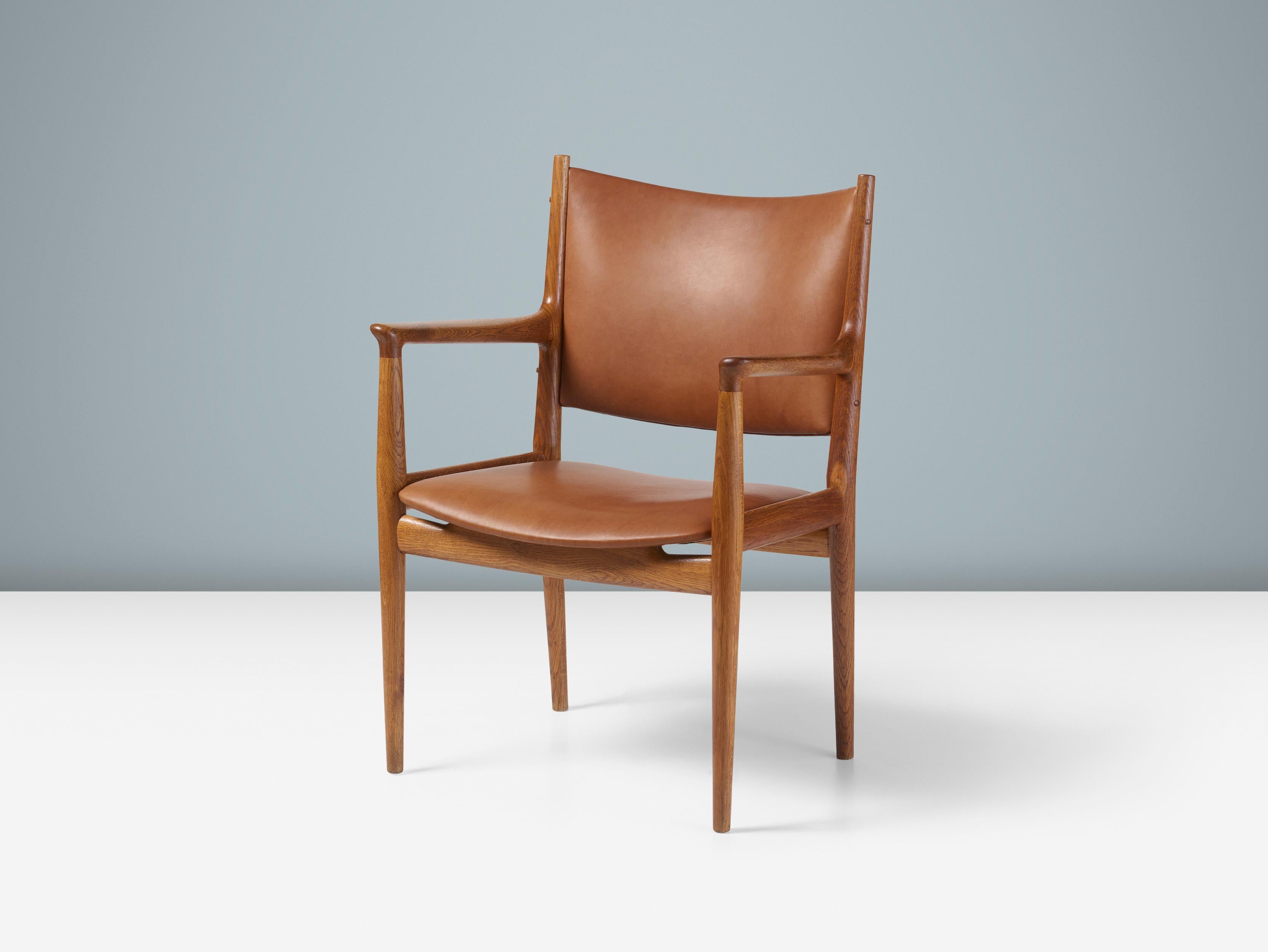 Scandinavian Modern Hans Wegner JH-713 Armchair in Oak and Leather For Sale