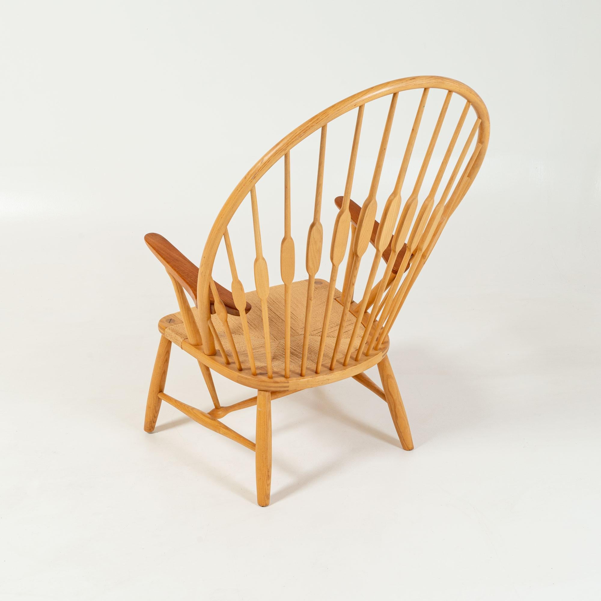 Mid-Century Modern Hans Wegner JH50 “Peacock Chair” in Oak and Teak For Sale