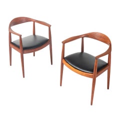 Hans Wegner JH503 "The Round Chair" in Teak & Black Leather
