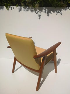 Hans Wegner JH517 Easy Lounge Chair in Teak and Leather for Johannes Hansen